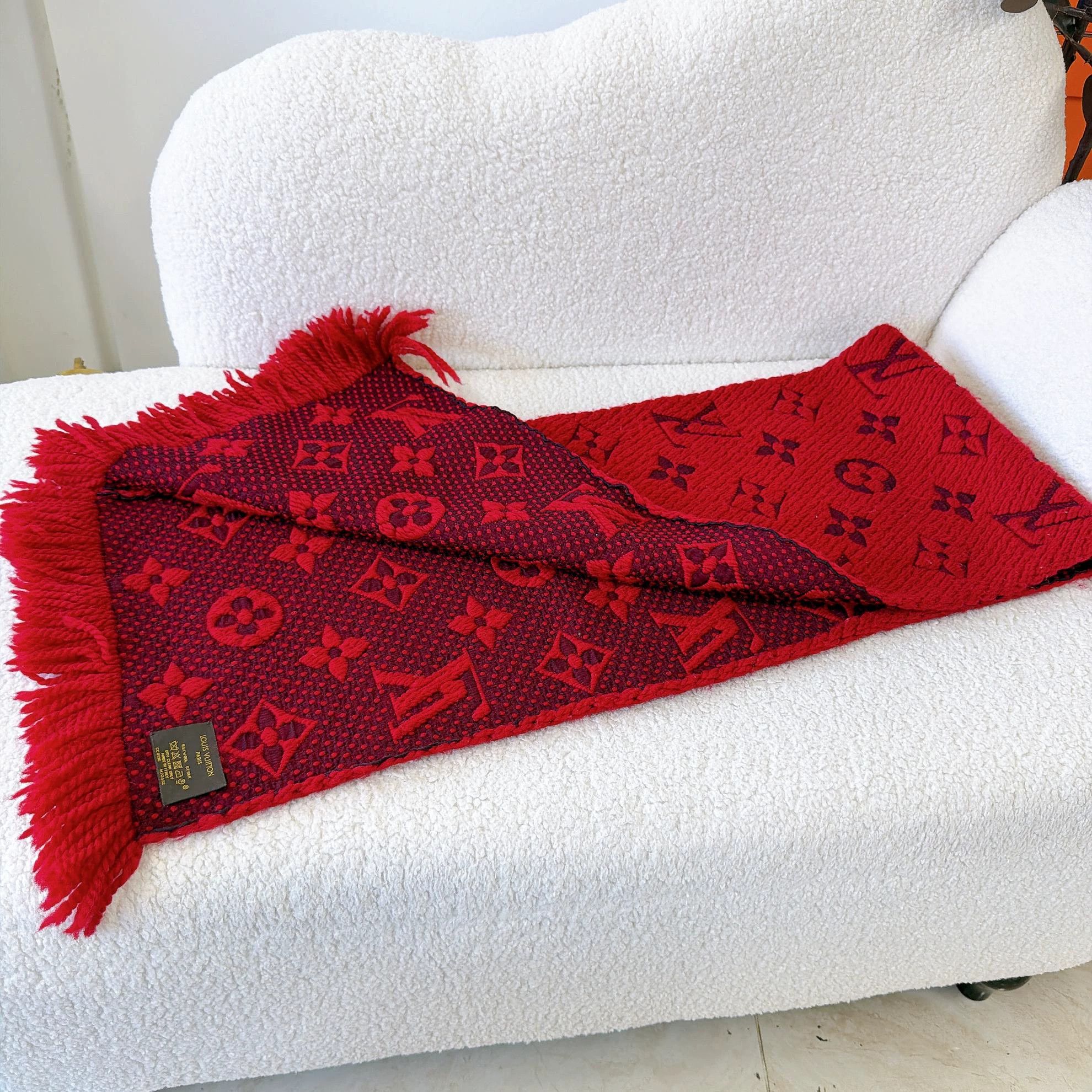 Louis Vuitton Louis Vuitton Red Wool Full Logo Fringe Scarf Size ONE SIZE - 3 Thumbnail
