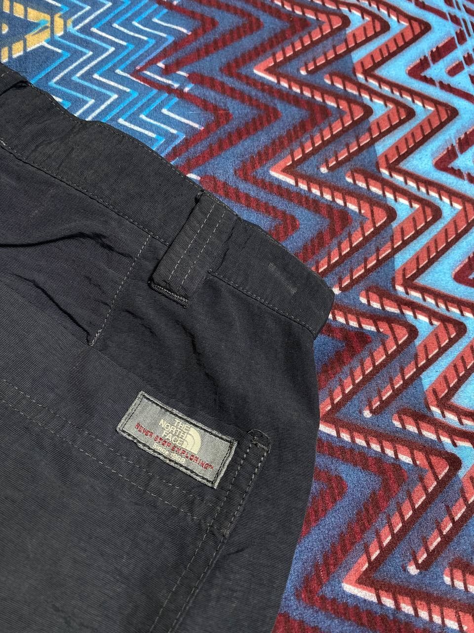 The North Face × Vintage Vintage Y2K The North Face Embroidered Logo Cargo Shorts Size US 30 / EU 46 - 20 Thumbnail