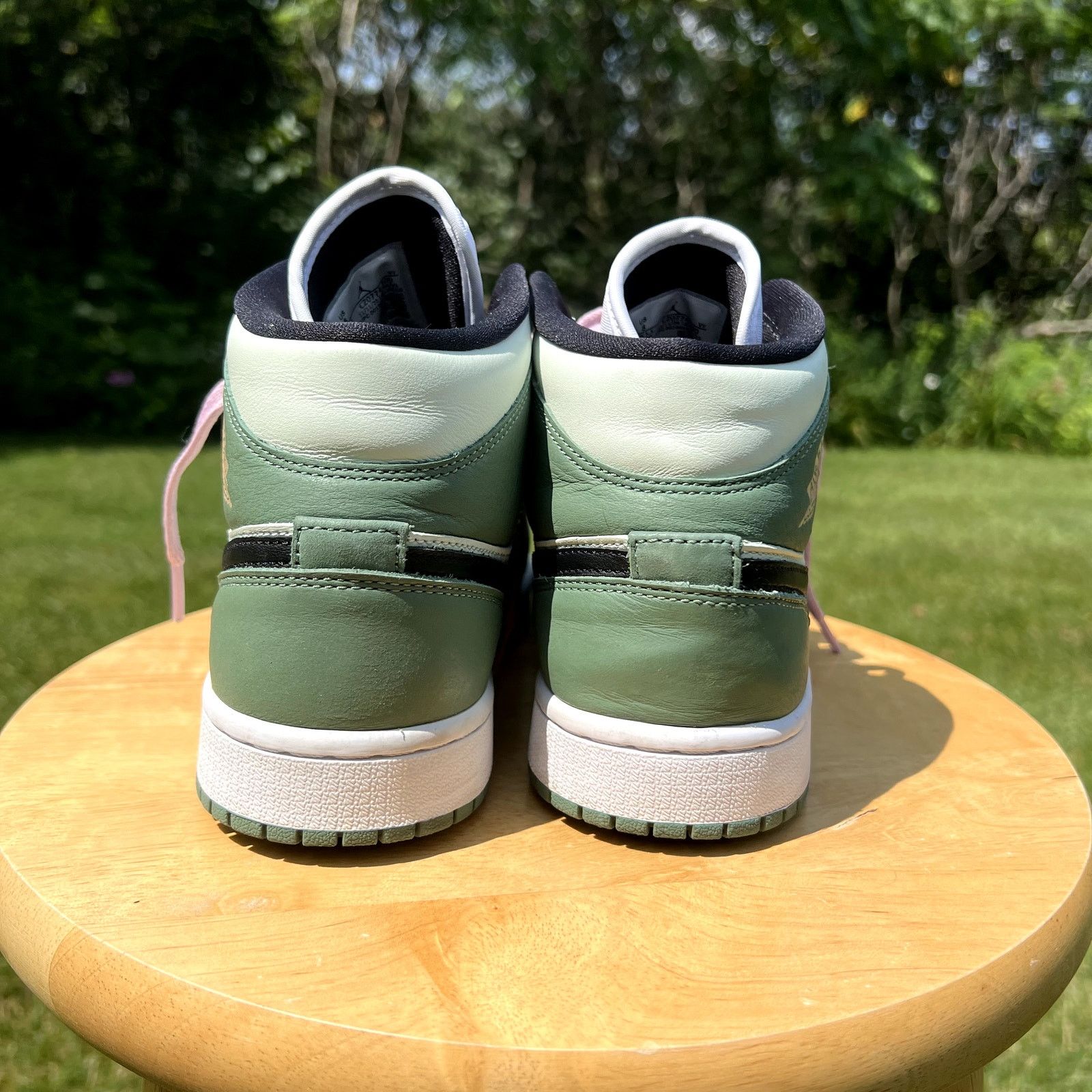 Jordan Brand × Nike Size 8 - Wmns Air Jordan 1 Mid SE Dutch Green Women's Shoes Size US 8 / IT 38 - 6 Thumbnail