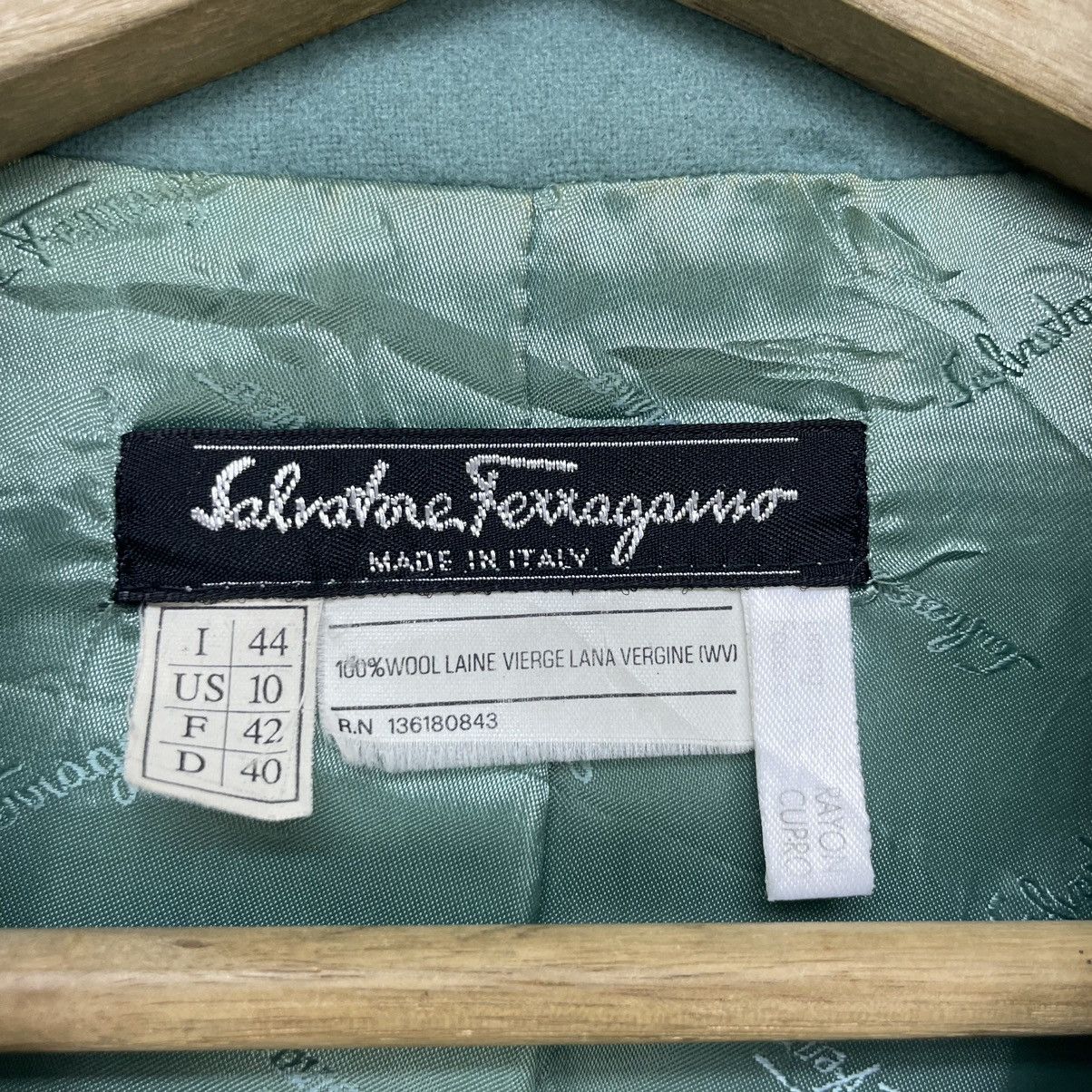 Salvatore Ferragamo Luxury Brand Salvatore Ferragamo Wood Button Jacket Size S / US 4 / IT 40 - 5 Thumbnail