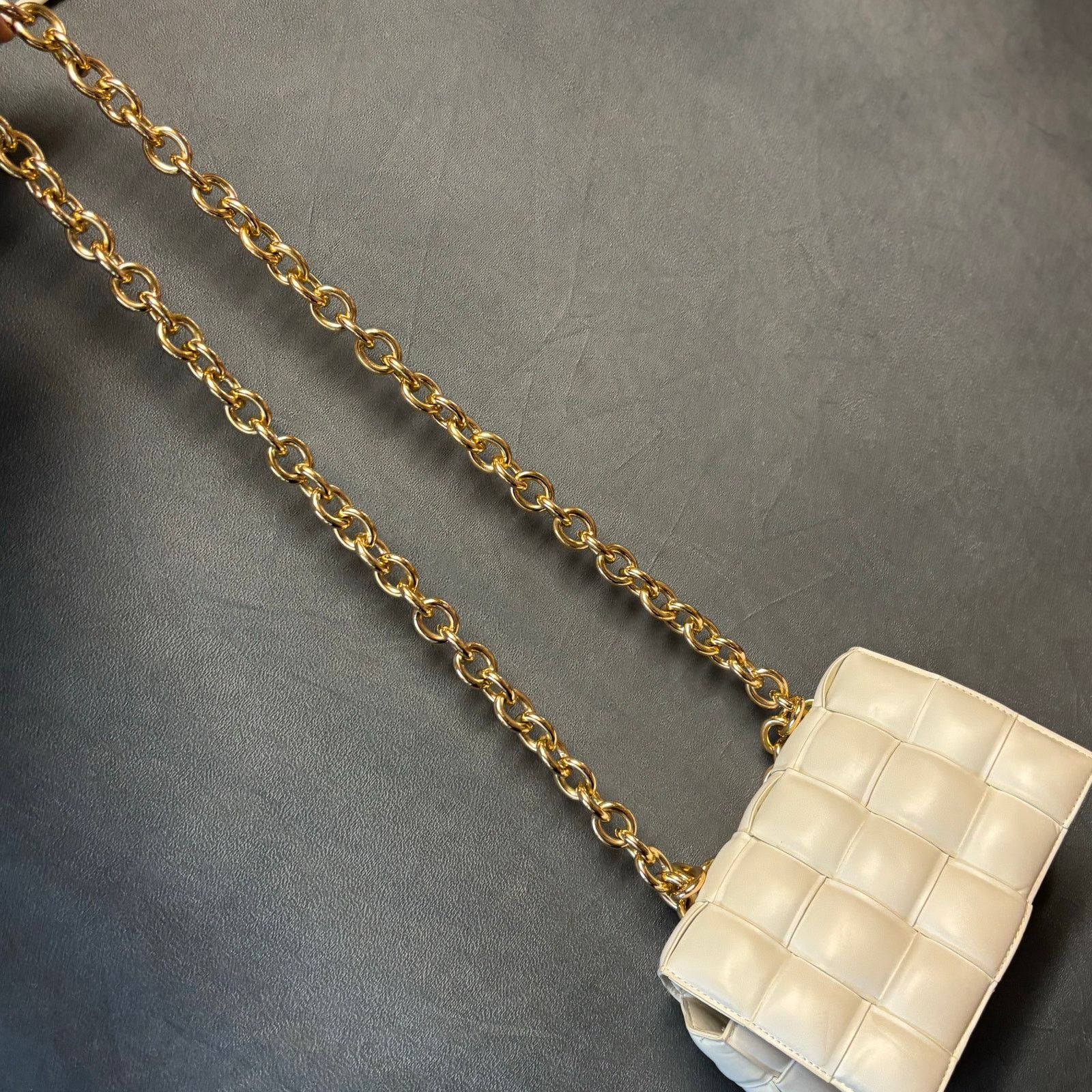 Other White Puffy Woven Chain Shoulder Bag Gold Hardware Mini Bag Size ONE SIZE - 5 Thumbnail