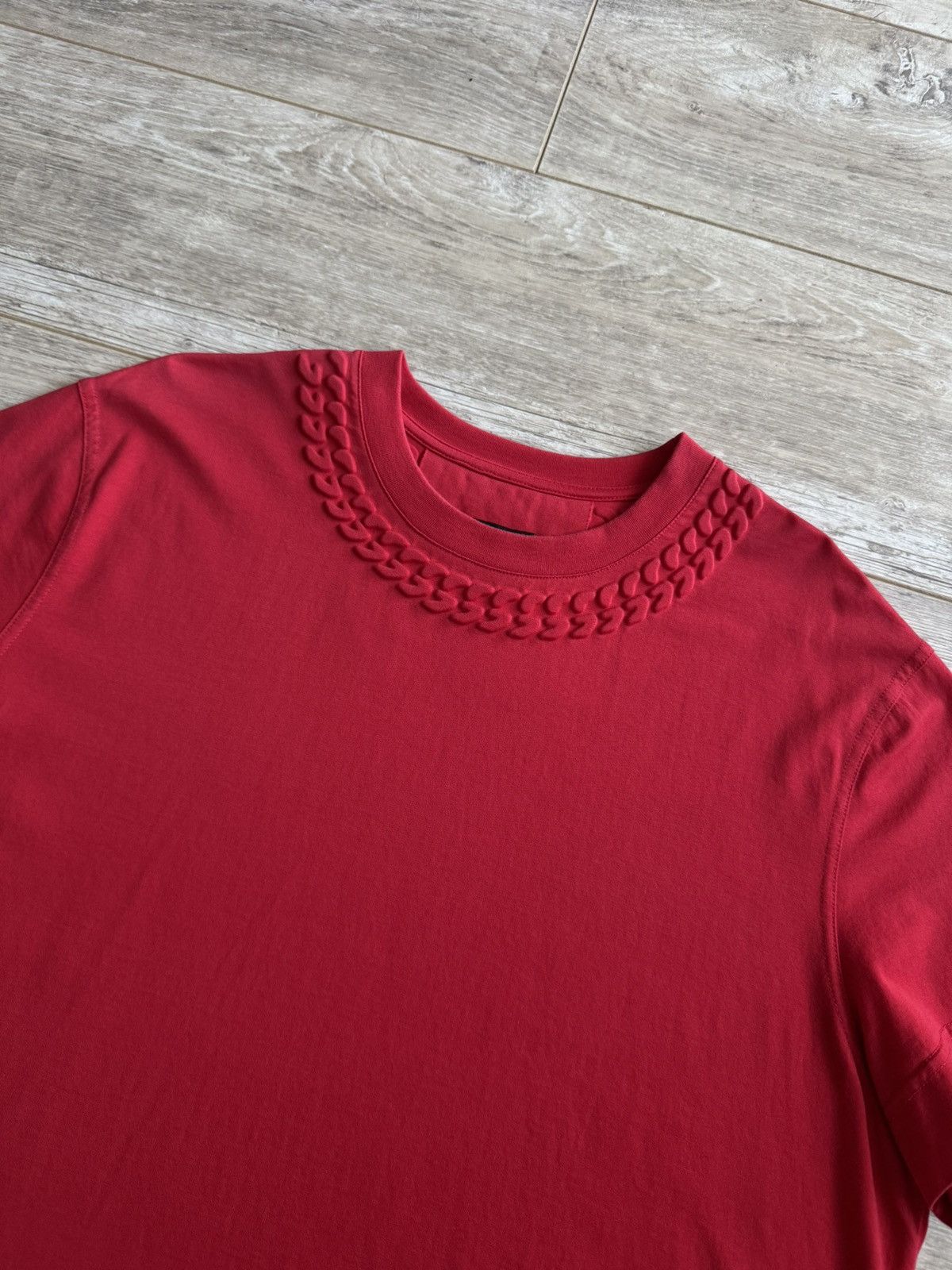 Givenchy Givenchy Red Embossed Chain Collar T-Shirt Size L / US 10 / IT 46 - 7 Thumbnail