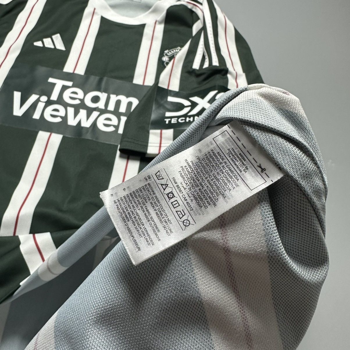 Vintage MAN UNITED ADIDAS 2023/2024 SOCCER AWAY JERSEY #39 MCTOMINAY Size US XXL / EU 58 / 5 - 11 Thumbnail