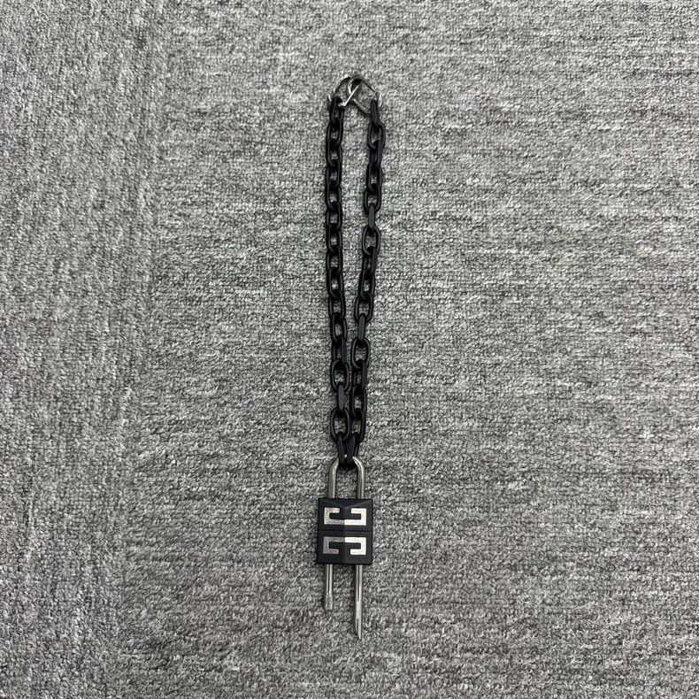 Givenchy Givenchy Lock Clasp Necklace Size ONE SIZE - 1 Thumbnail
