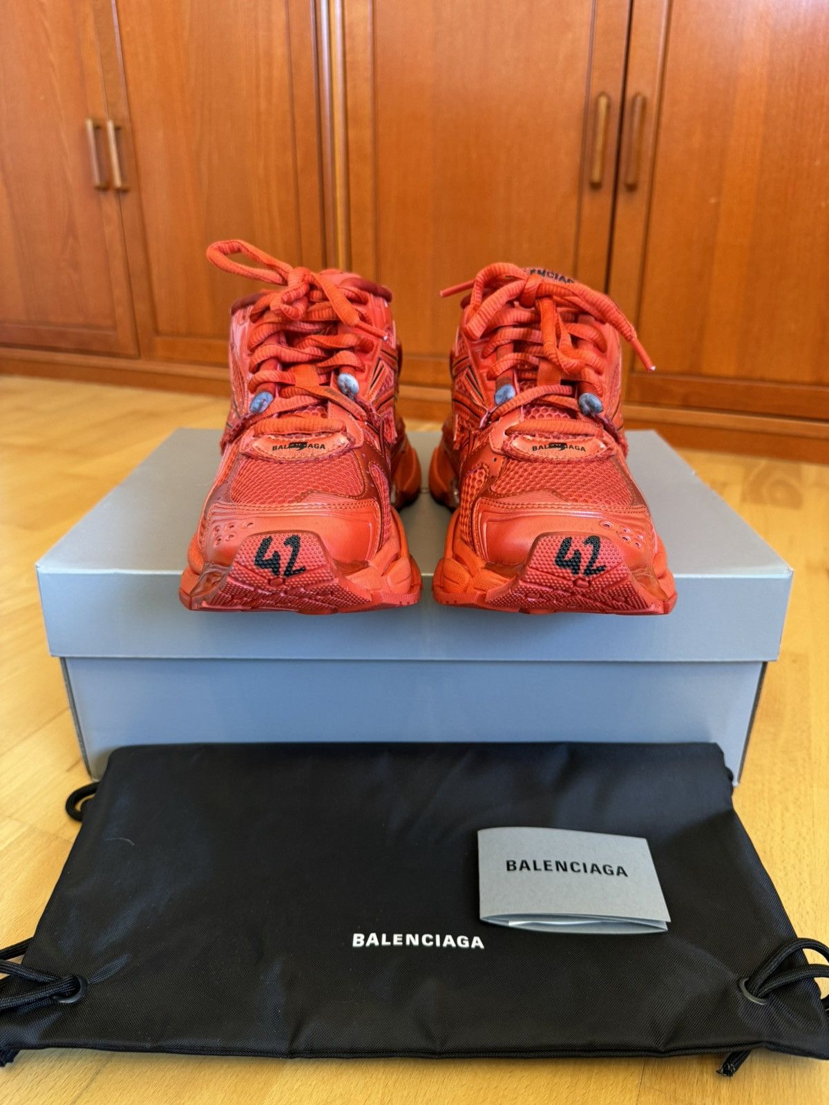 Balenciaga *NEW* Balenciaga Runner Triple Red Size US 9 / EU 42 - 6 Thumbnail