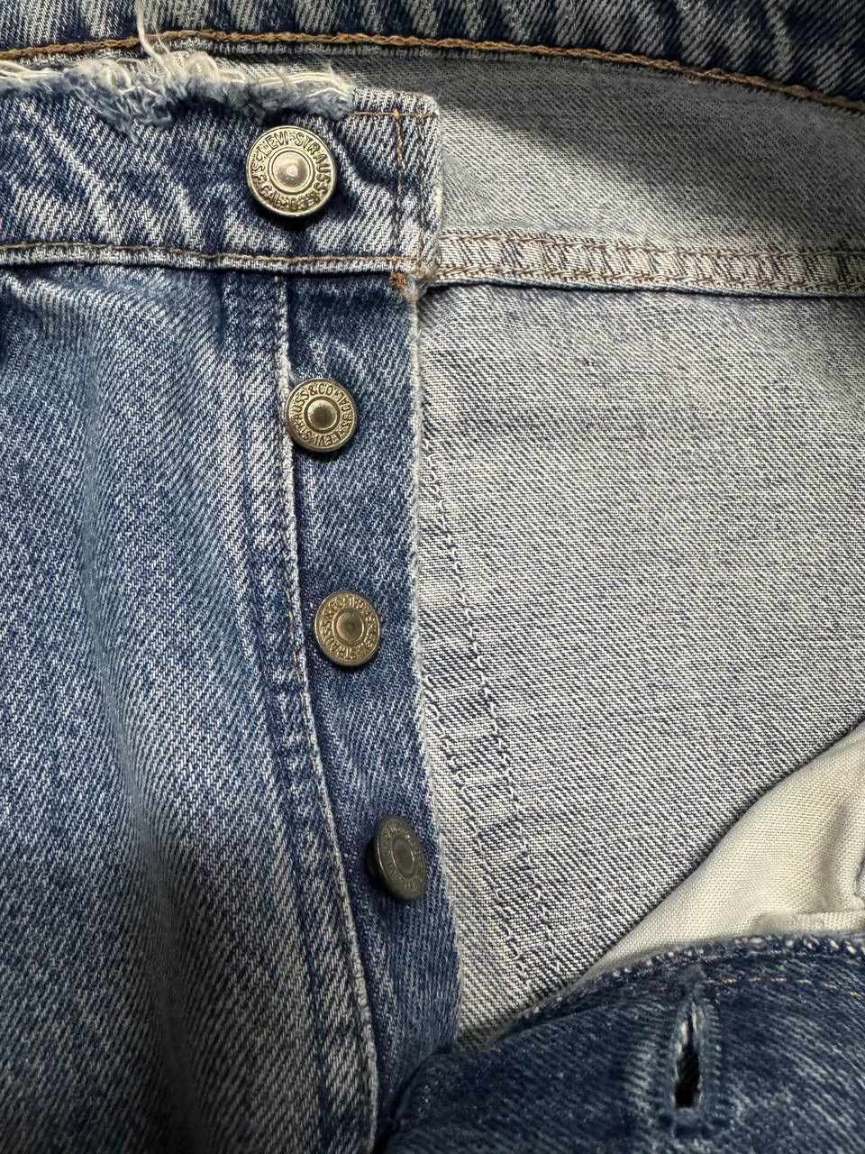 Levi's 💥Grunge💥Vintage 90's 501 Faded Distressed Ripped Blue Jeans Size US 31 - 8 Thumbnail