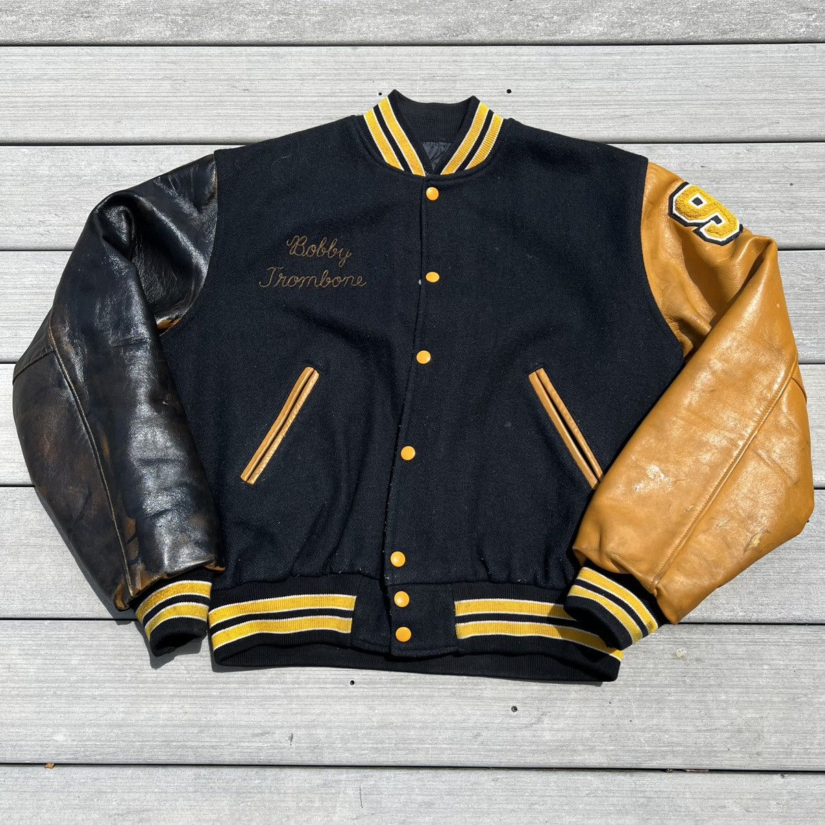Vintage Vintage Varsity Jacket with Leather sleeves Size US L / EU 52-54 / 3 - 1 Thumbnail