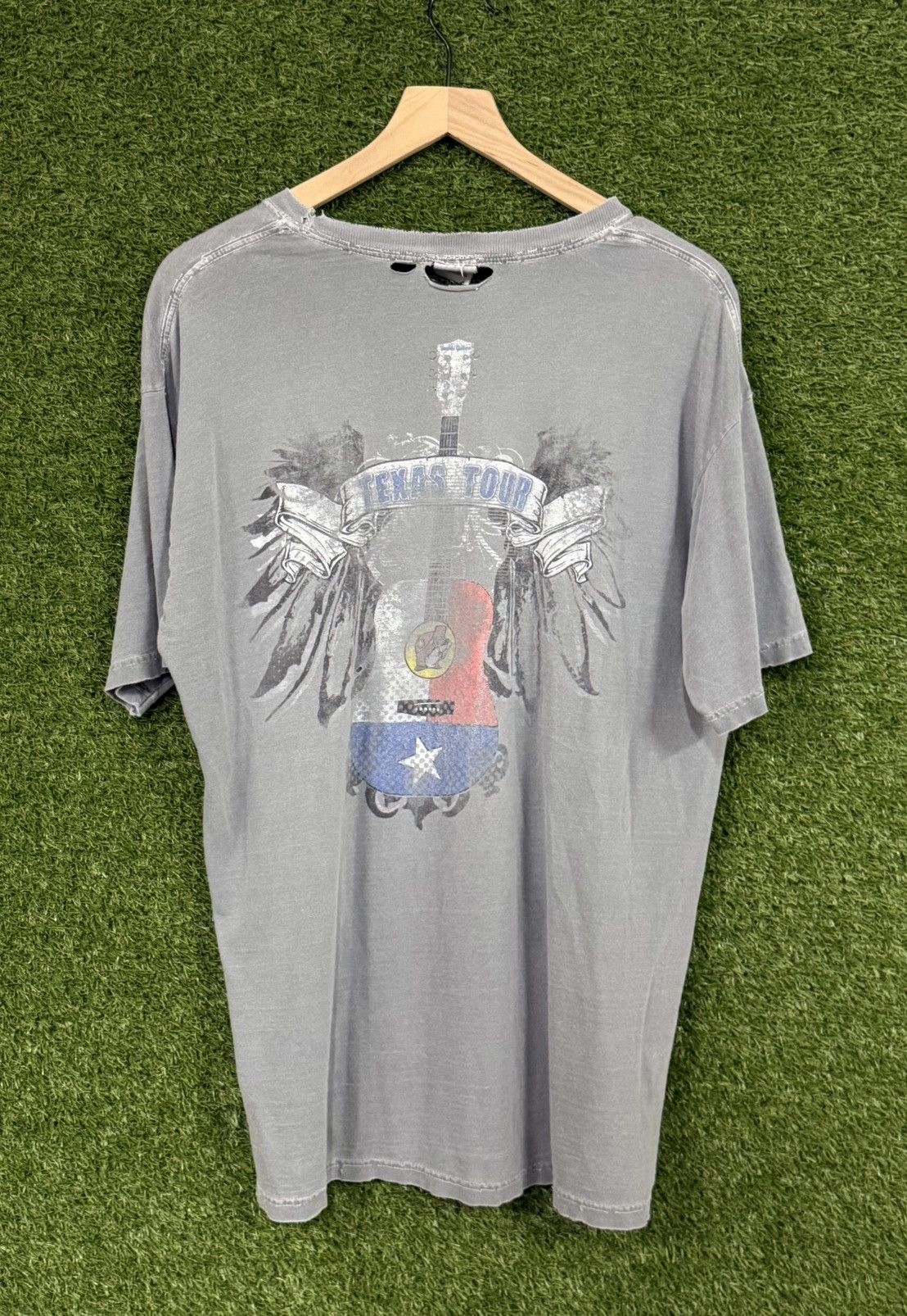 Vintage Vintage Distressed Buc-ee's Texas Tour Gas Station Tee Size US L / EU 52-54 / 3 - 4 Thumbnail