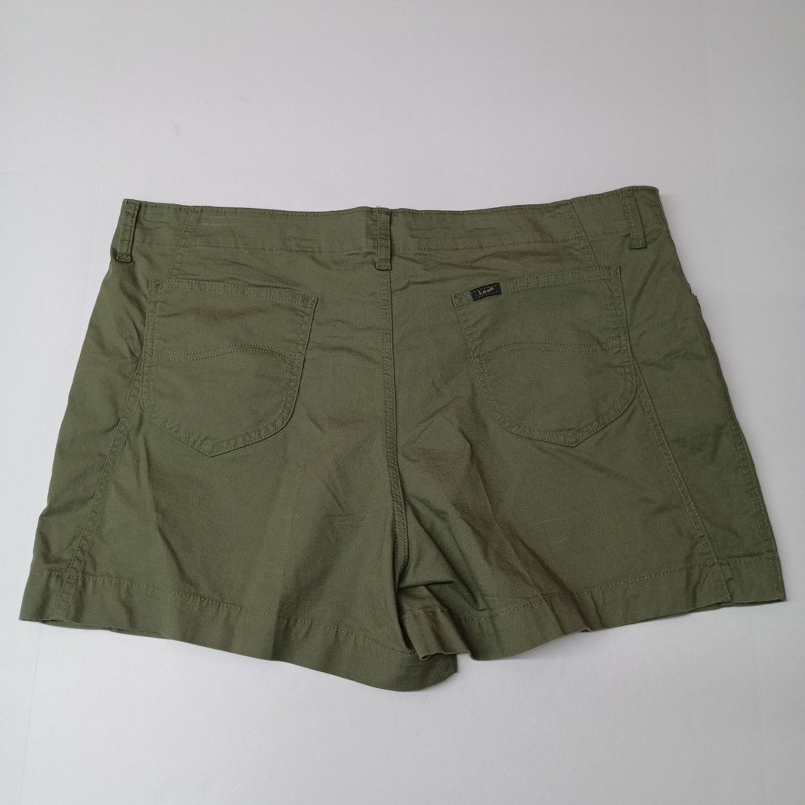 Lee Lee Bermuda Shorts Womens Size 20 Green 4" Inseam Cotton NWT Size 42" / US 20 - 4 Thumbnail