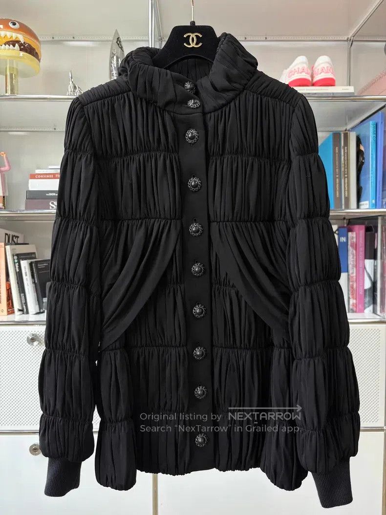 Chanel Chanel 16B black stand-up collar leather chain buckle plea Size XS / US 0-2 / IT 36-38 - 1 Thumbnail