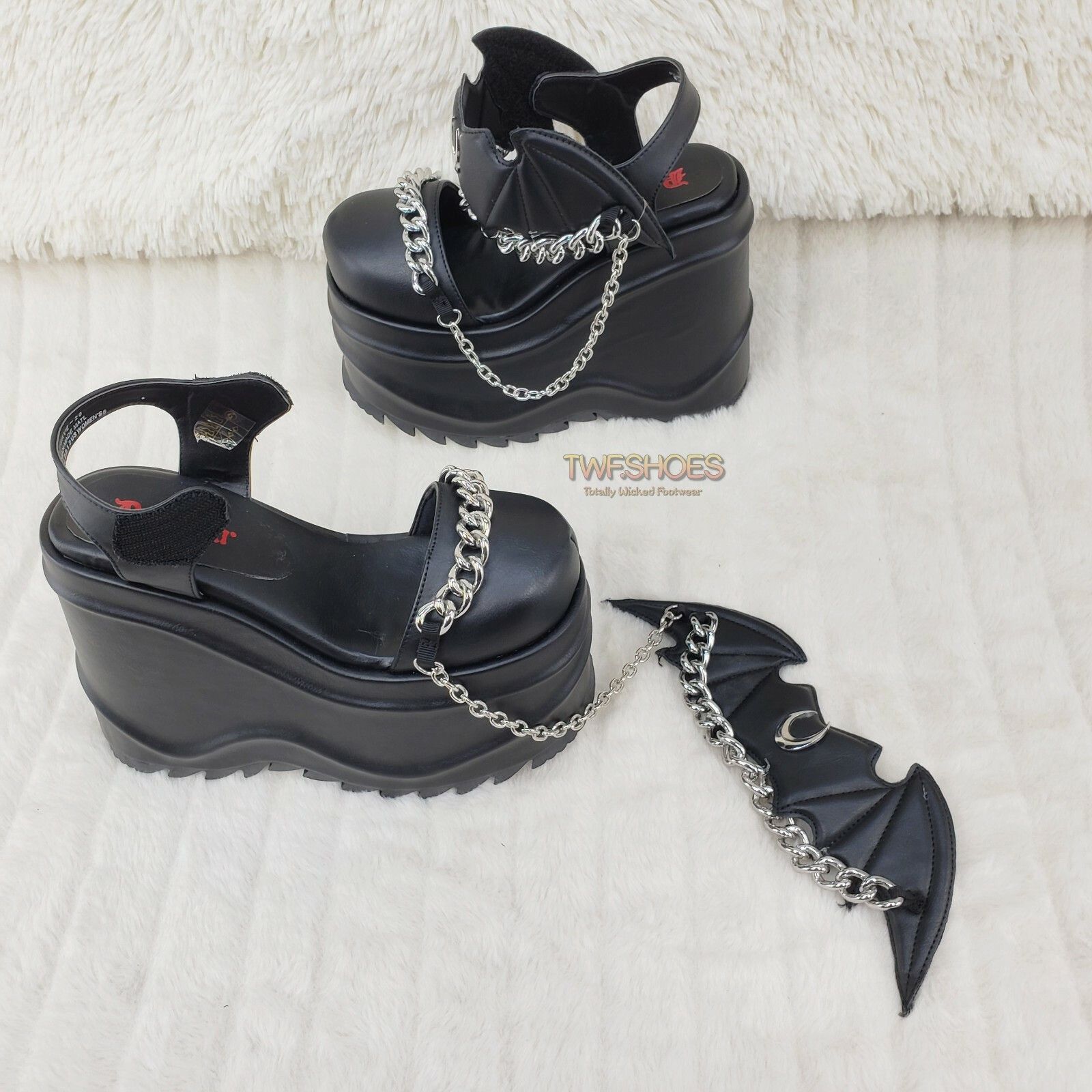 Other Wave 20 - 6" Platform Goth Bat Chain Closure Sandals Shoes M Size US 9 / IT 39 - 1 Thumbnail