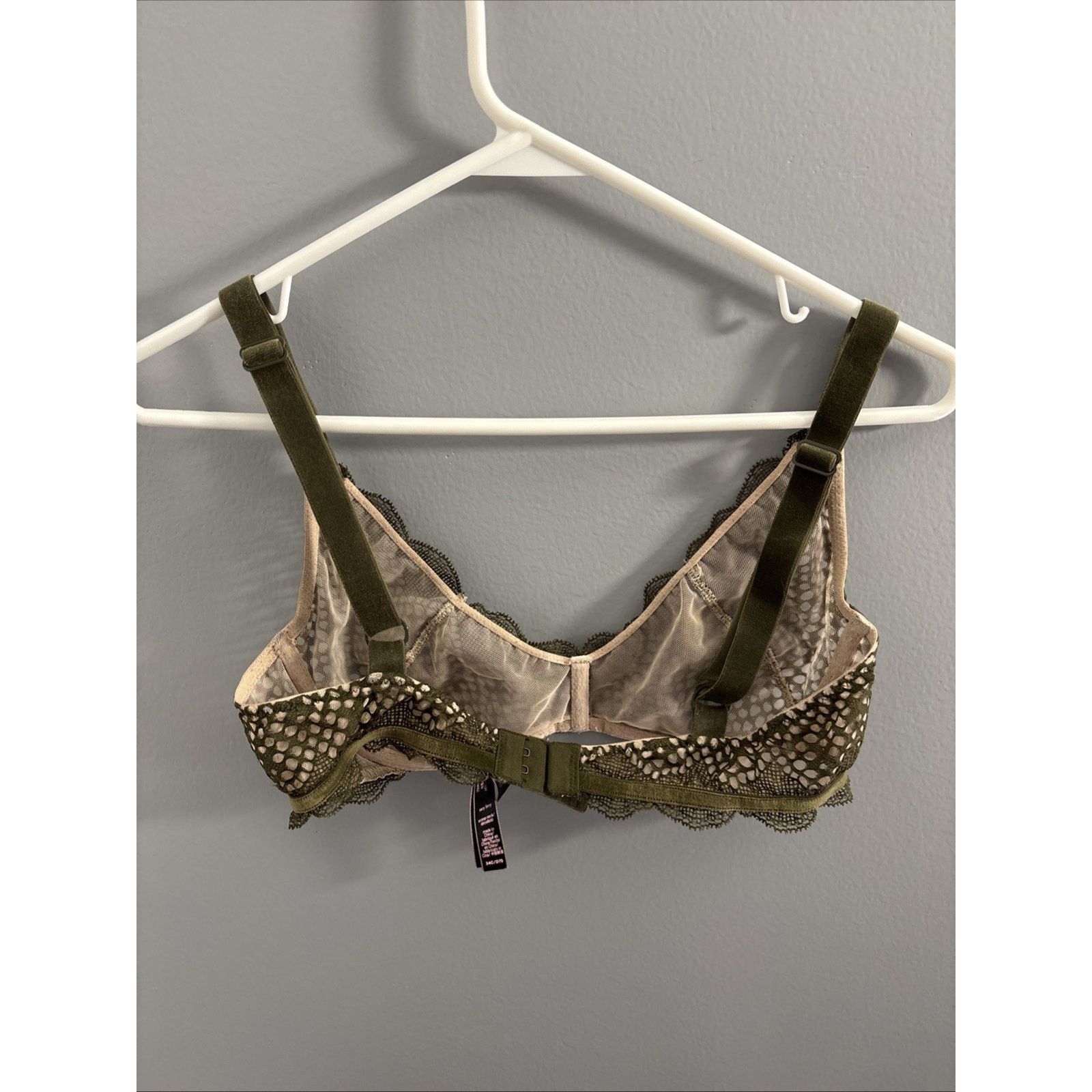 Victoria's Secret Victoria Secrets Green Lace Bra 34C Size ONE SIZE - 2 Thumbnail