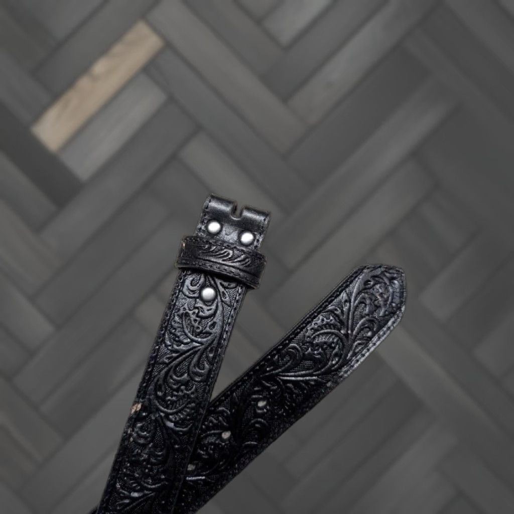 Ariat VINTAGE Ariat belt Western belt Tooled black cowhide leather 34 Size 34 - 1 Thumbnail