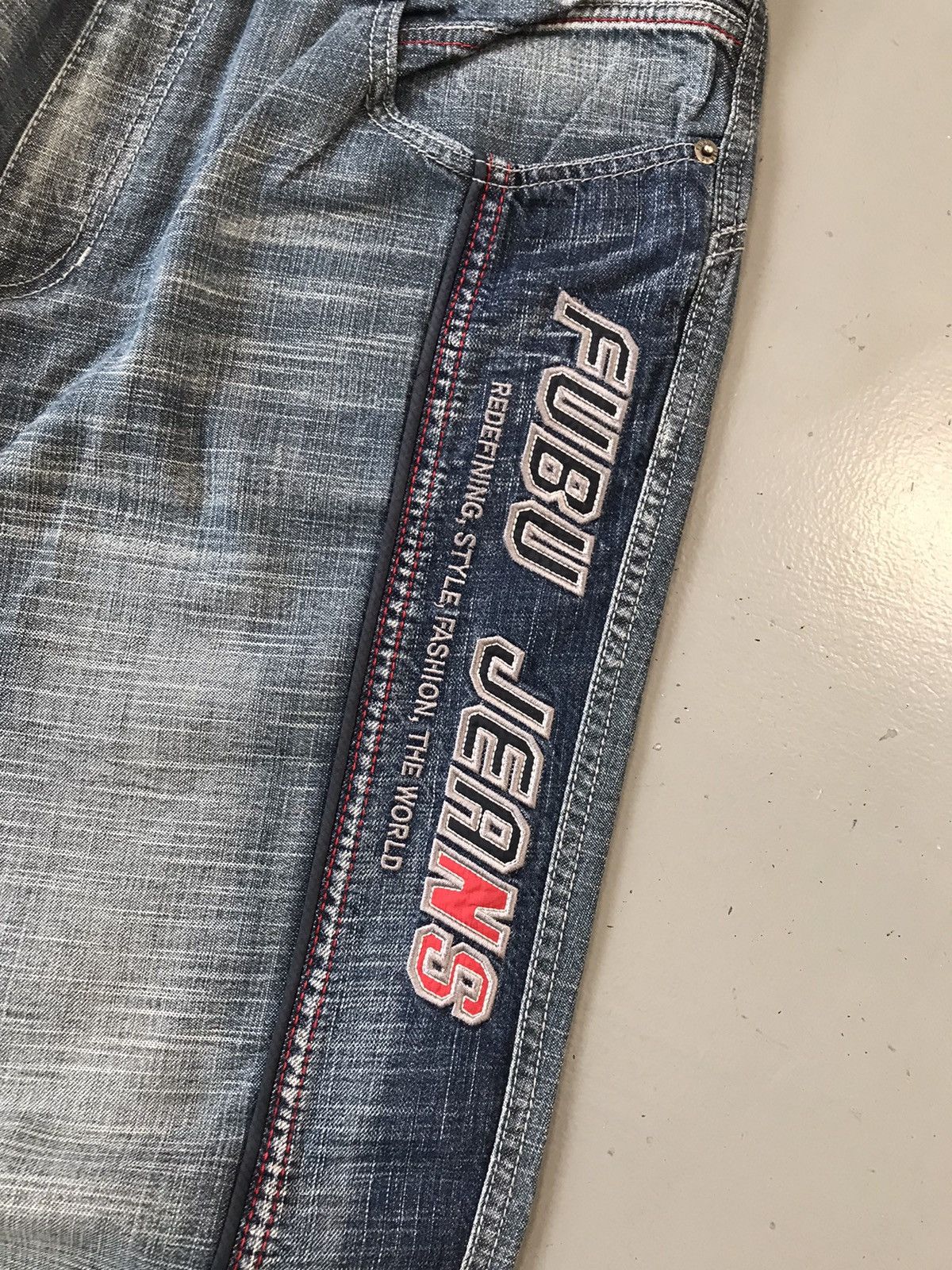 Coogi × Fubu × Vintage Vintage Fubu SpellOut embroidered baggy fit denim Size US 33 - 3 Thumbnail