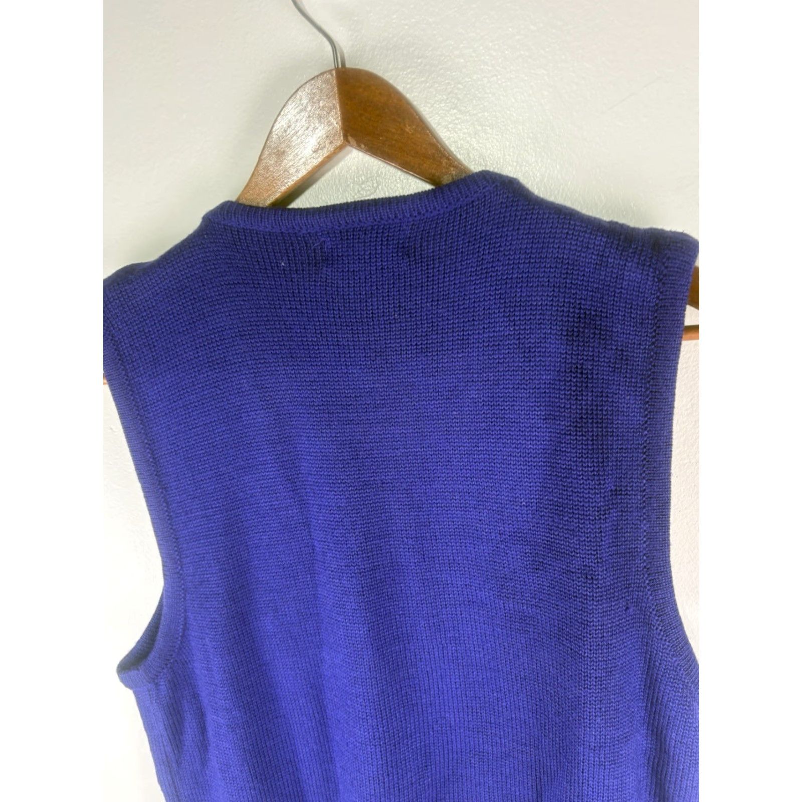 Vintage VINTAGE Koret Women's Sweater Vest Beaded Wool Blend Knitted Sleeveless Size S Purple Size S / US 4 / IT 40 - 5 Thumbnail