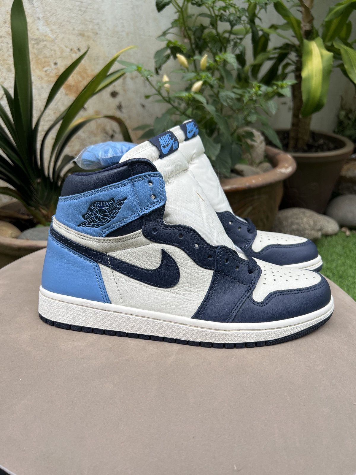 Nike Air Jordan 1 Retro Hi OG Obsidian University Blue 555088-140 Size US 8 / EU 41 - 1 Thumbnail