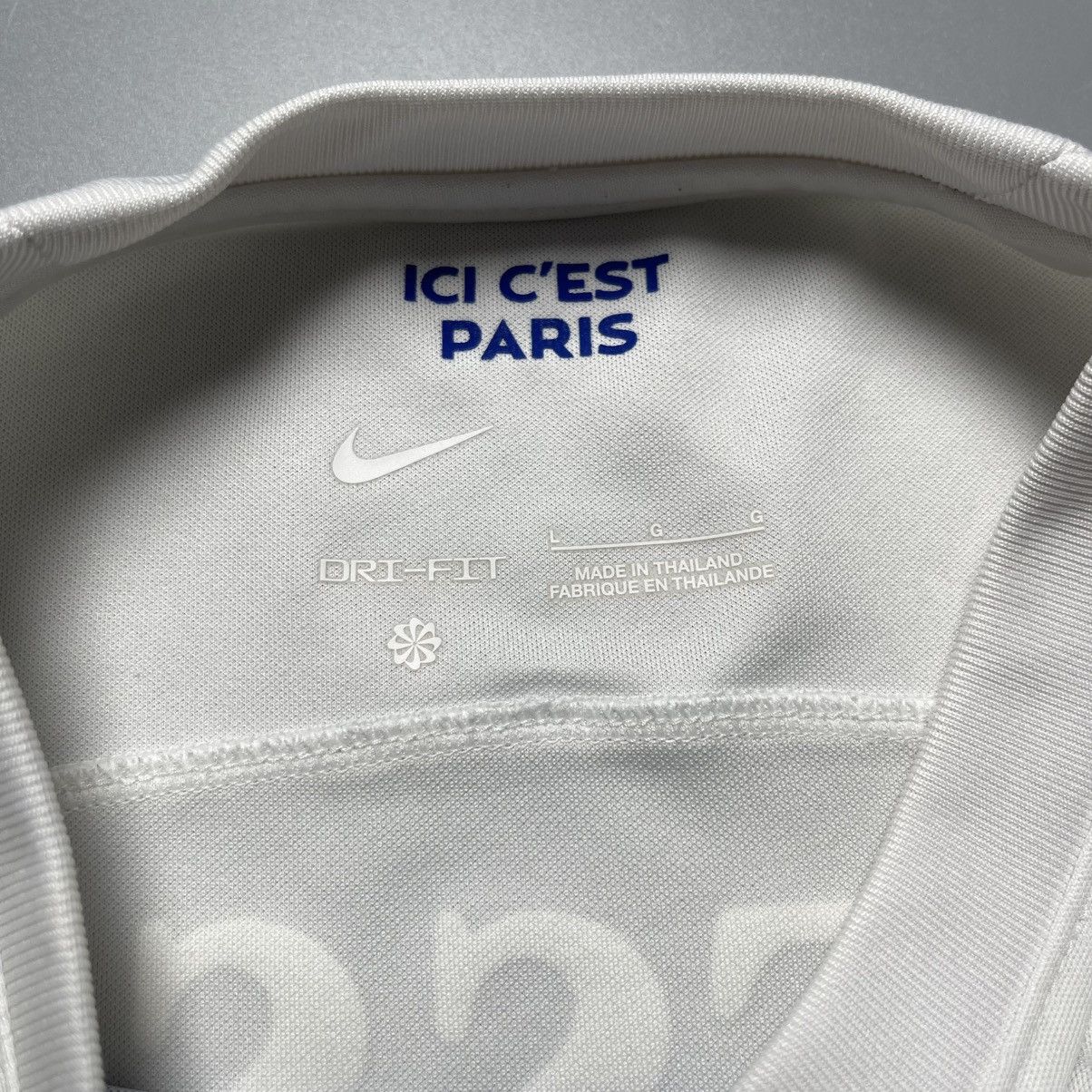 Nike PSG NIKE 2022/2023 FOOTBALL SOCCER THIRD JERSEY #30 MESSI Size US L / EU 52-54 / 3 - 6 Thumbnail