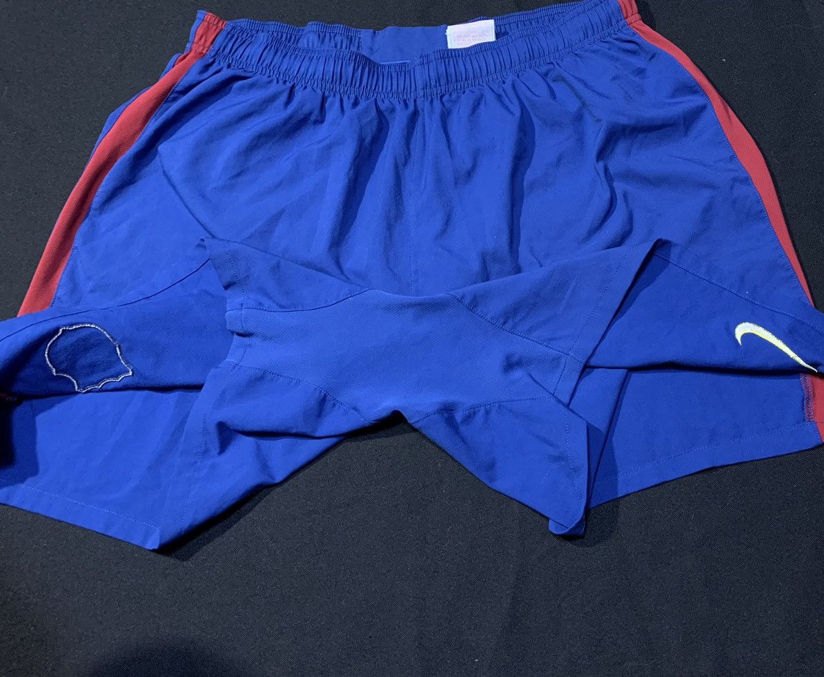 Nike Vintage Nike Barcelona shorts size Xl Size US 36 / EU 52 - 4 Thumbnail
