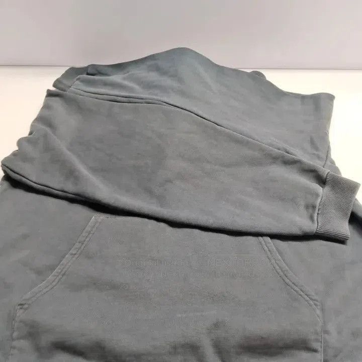 Balenciaga Balenciaga Logo Pullover Hoodie in Navy Blue. Size US L / EU 52-54 / 3 - 4 Thumbnail