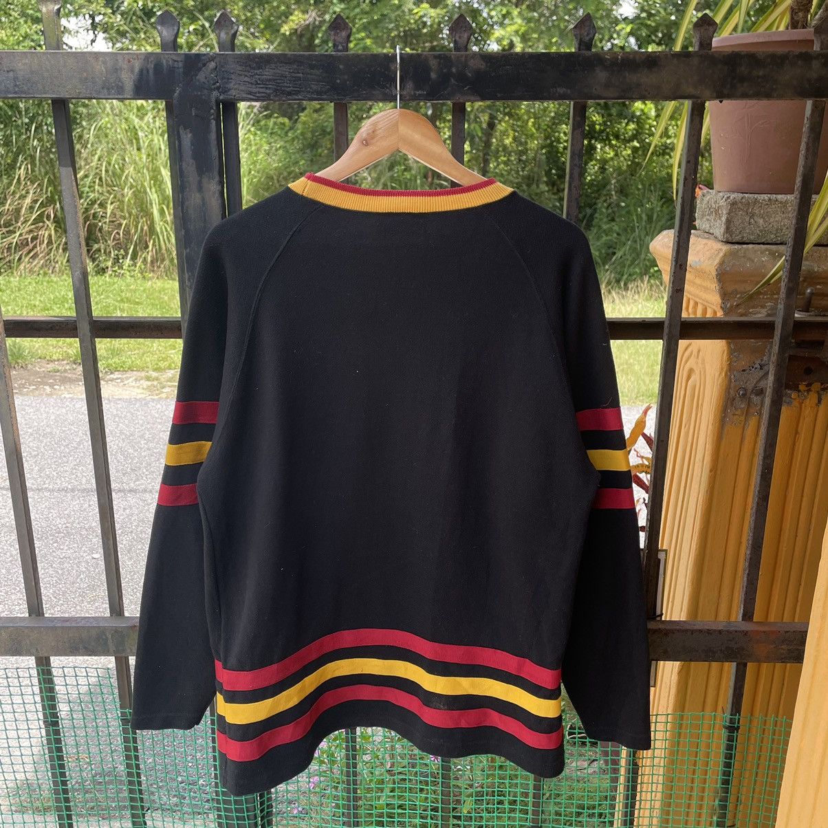Vintage 🔥🔥Vintage Basic America Shoot Big Logo Sweat Tee Size US L / EU 52-54 / 3 - 4 Thumbnail