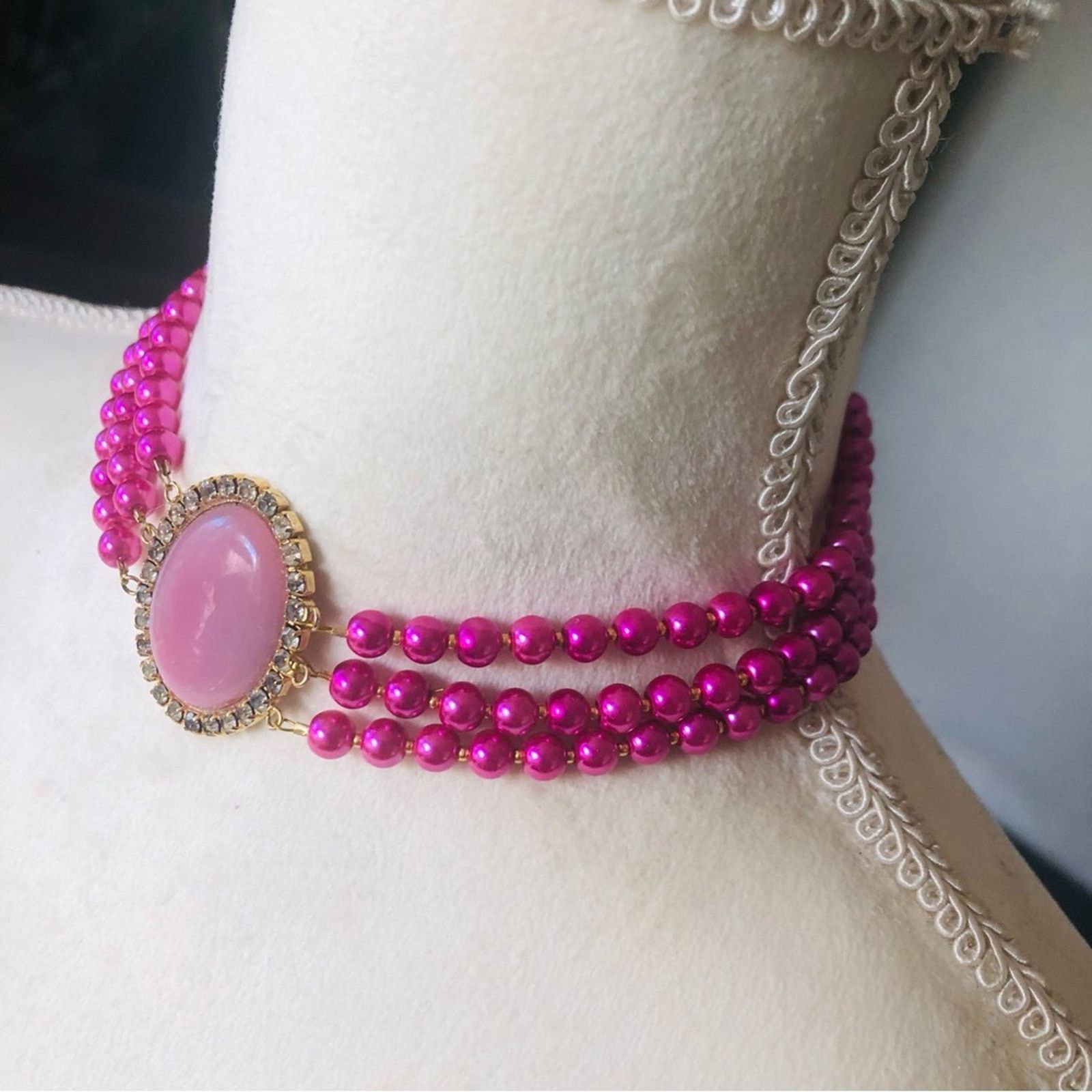 Handmade Handcrafted repurpose triple strand fuchsia Pearl necklace Size ONE SIZE - 4 Thumbnail