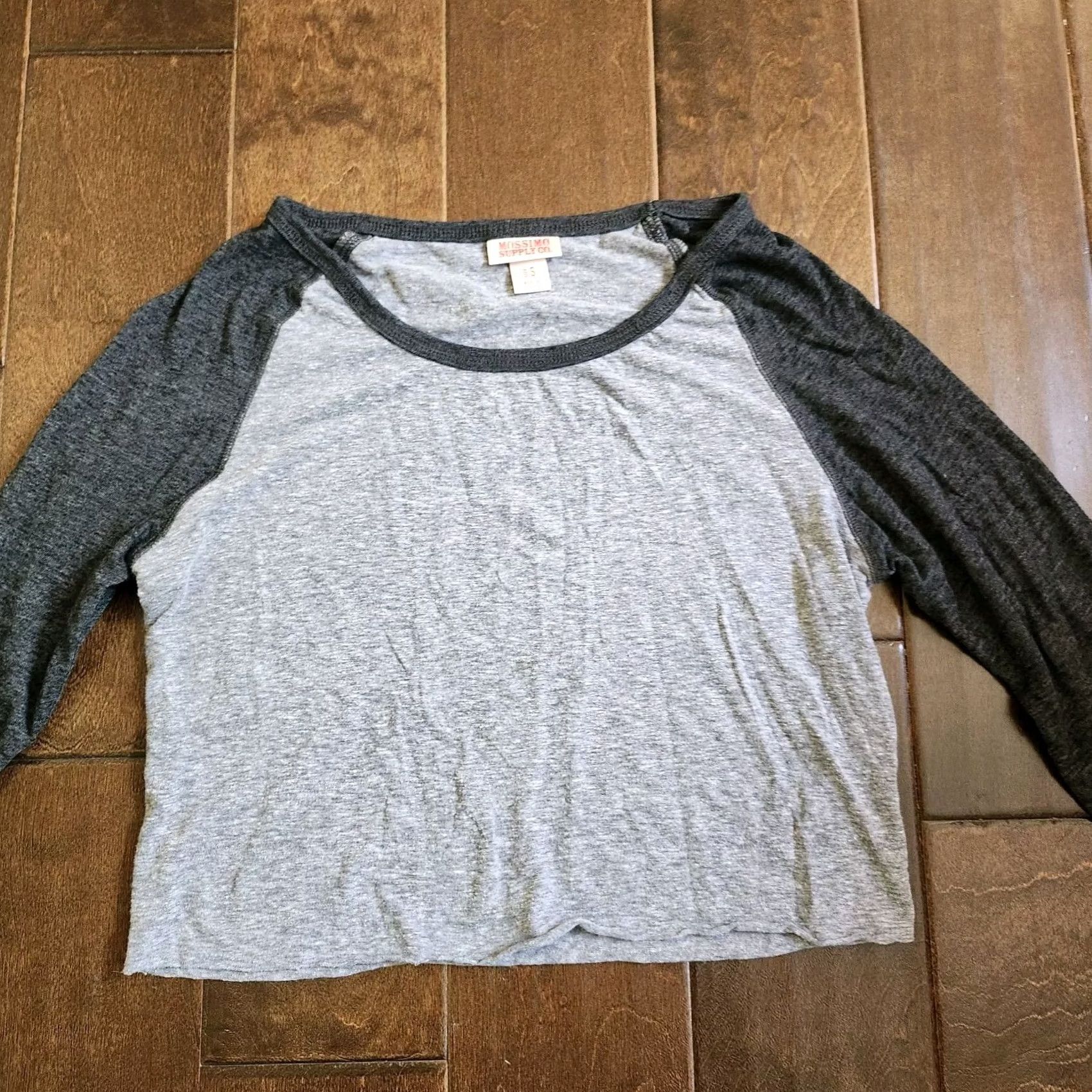 Mossimo Mossimo Women's Gray Cropped Long Sleeve T-Shirt - Size S - Pullover, Regular Fit, Casual Size S / US 4 / IT 40 - 4 Thumbnail