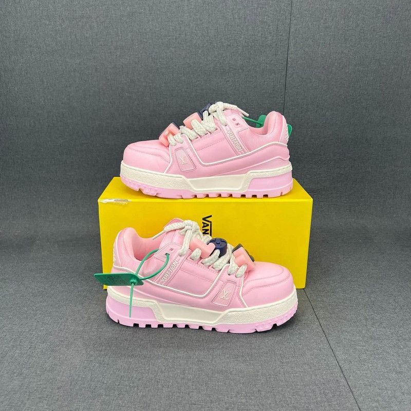 Louis Vuitton Louis Vuitton Trainer Maxi LOVE Pink Sneakers Size US 8 / IT 38 - 7 Thumbnail