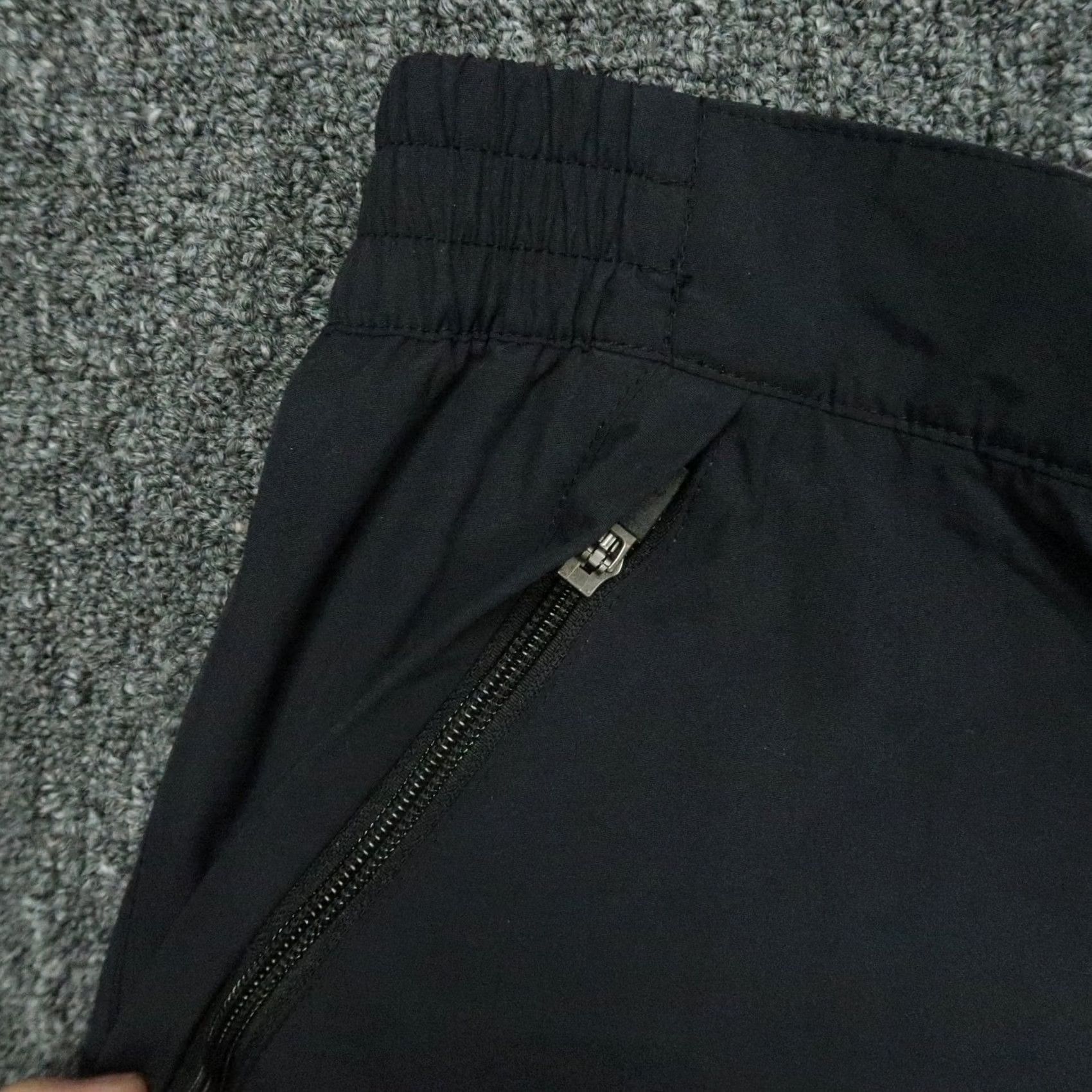 Vintage L.L. Bean Pants Mens 2XL Black Nylon Wool? No, Nylon Straight Front Pockets Regular 32 in Inseam Windbreaker Style Size US 39 - 3 Thumbnail