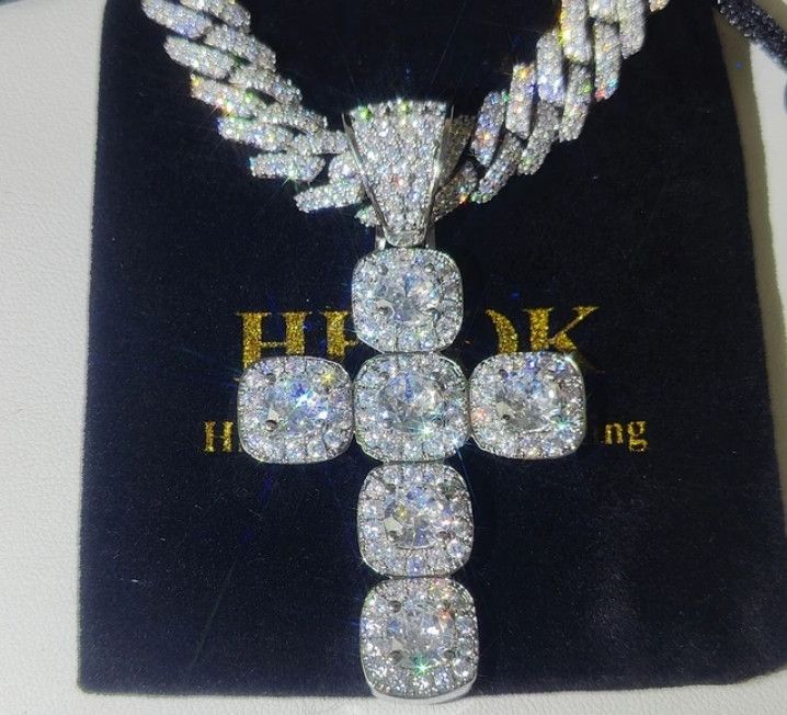 Jewelry Iced Out Diamond Jesus Cross Necklace Size ONE SIZE - 1 Thumbnail