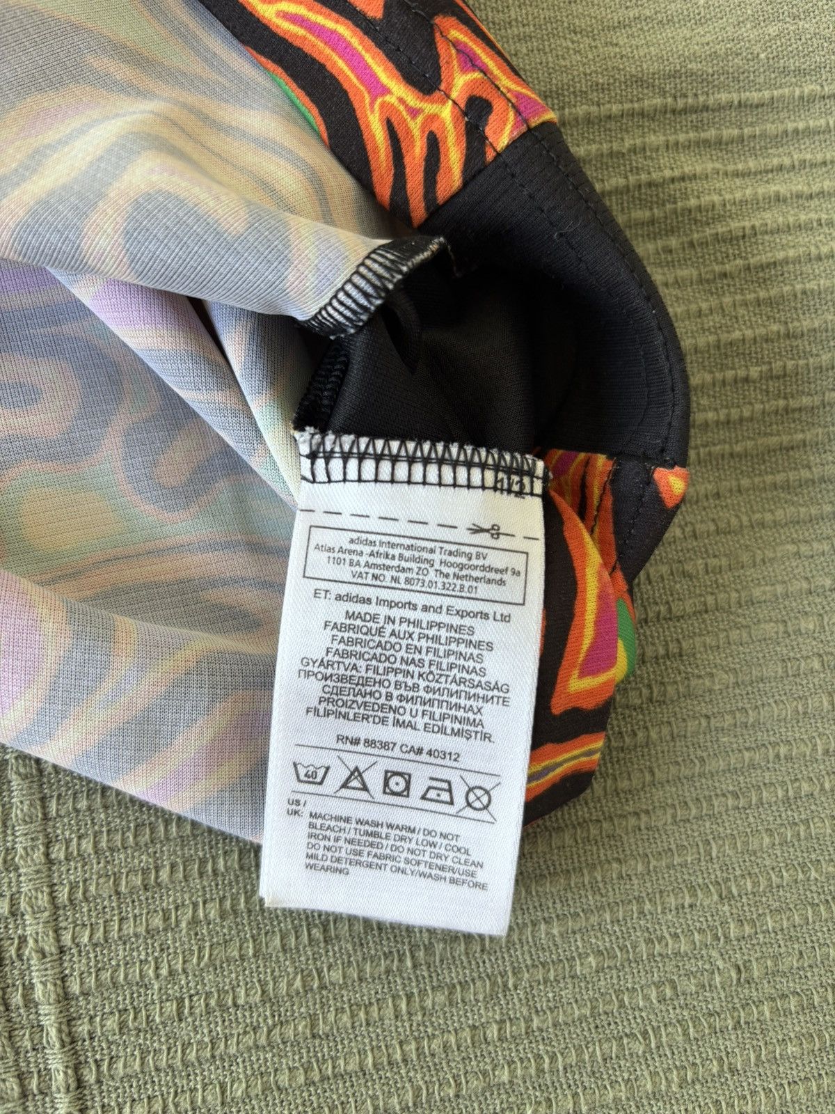 Adidas × Jeremy Scott Adidas x Jeremy Scott Psychedelic Climachill Tee – Very Rare Size US S / EU 44-46 / 1 - 6 Thumbnail