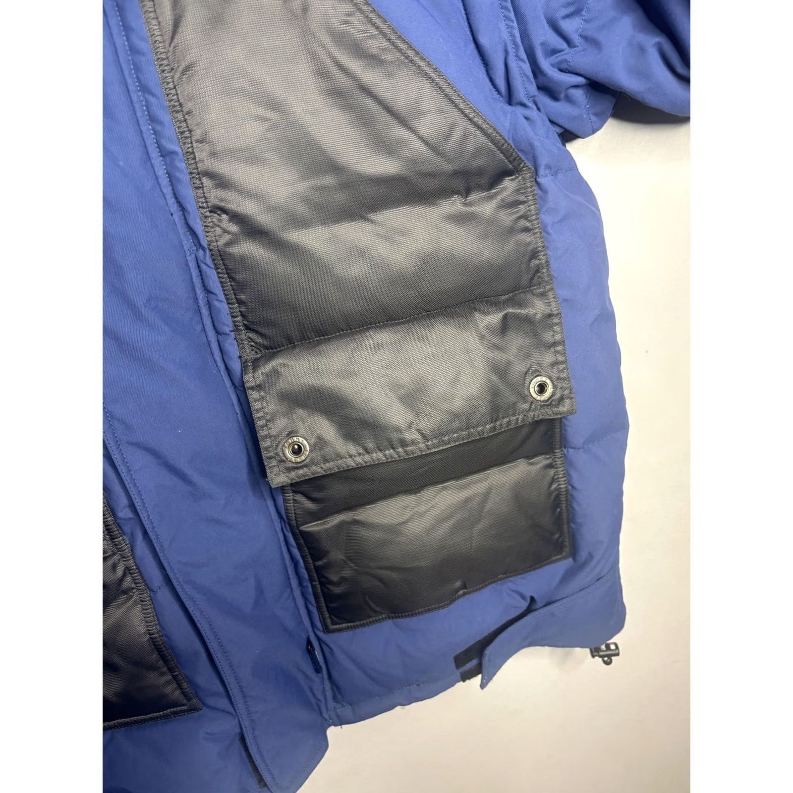 Tommy Hilfiger VINTAGE Tommy Jeans Jacket Mens XL Blue Black Puffer Coat Winter Zip Pockets Warm Size US 36 / EU 52 - 6 Thumbnail