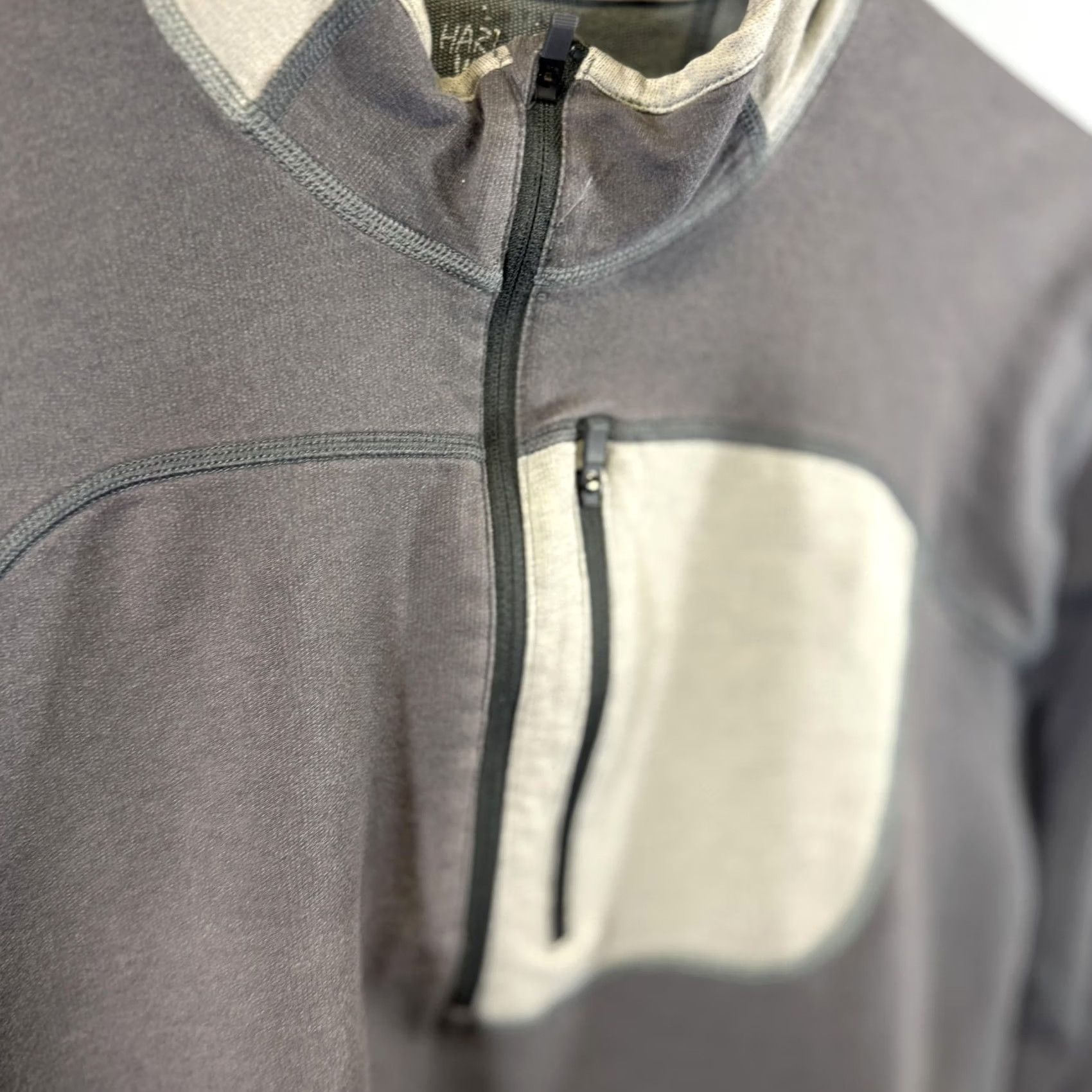 Mountain Hardwear Mountain Hardwear Pullover Mens Large Gray Quarter Zip Mock Neck Chest Pocket Sweatshirt L Regular String? Size US L / EU 52-54 / 3 - 5 Thumbnail
