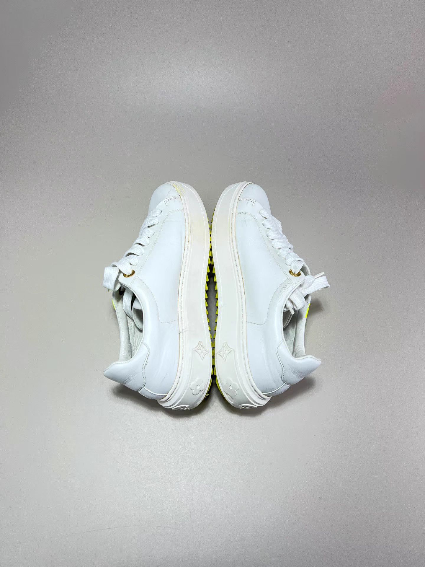 Louis Vuitton LOUIS VUITTON LV TIME OUT White & Yellow Sneakers Size US 7.5 / IT 37.5 - 4 Thumbnail