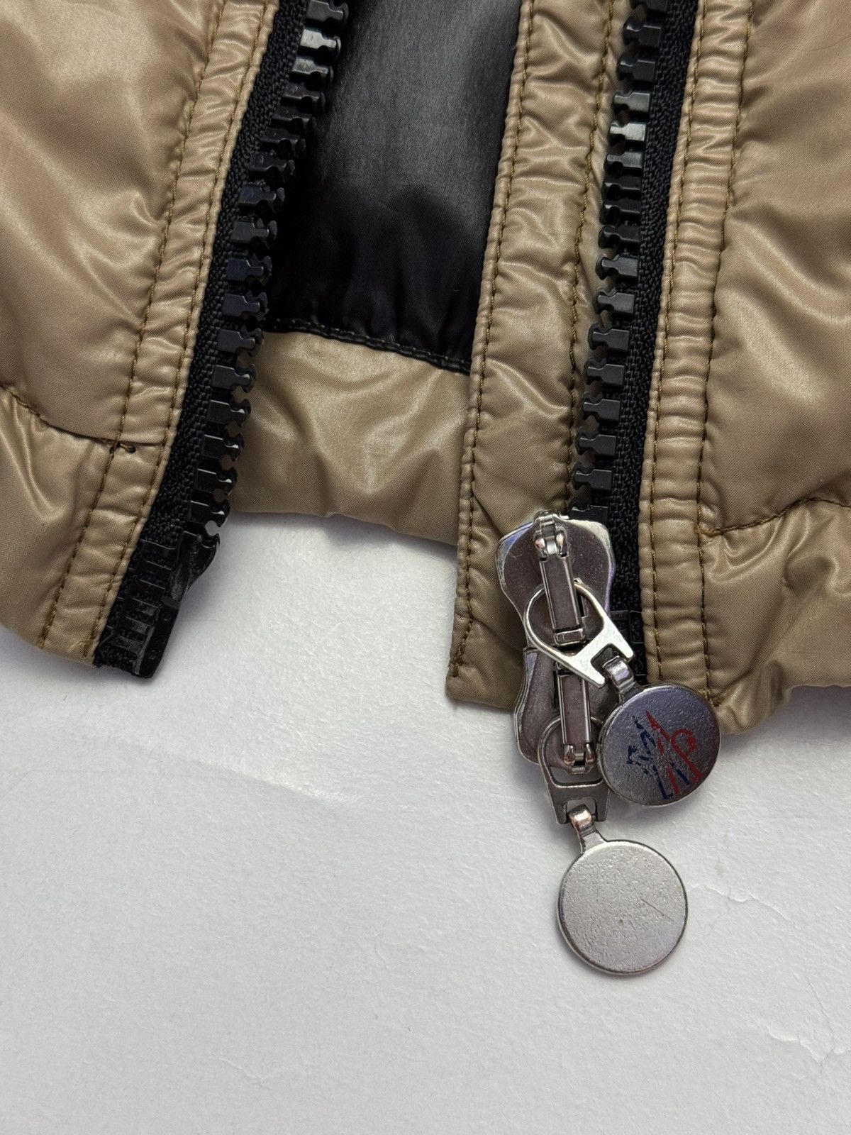 Moncler Moncler vintage down jacket Size XS / US 0-2 / IT 36-38 - 15 Thumbnail