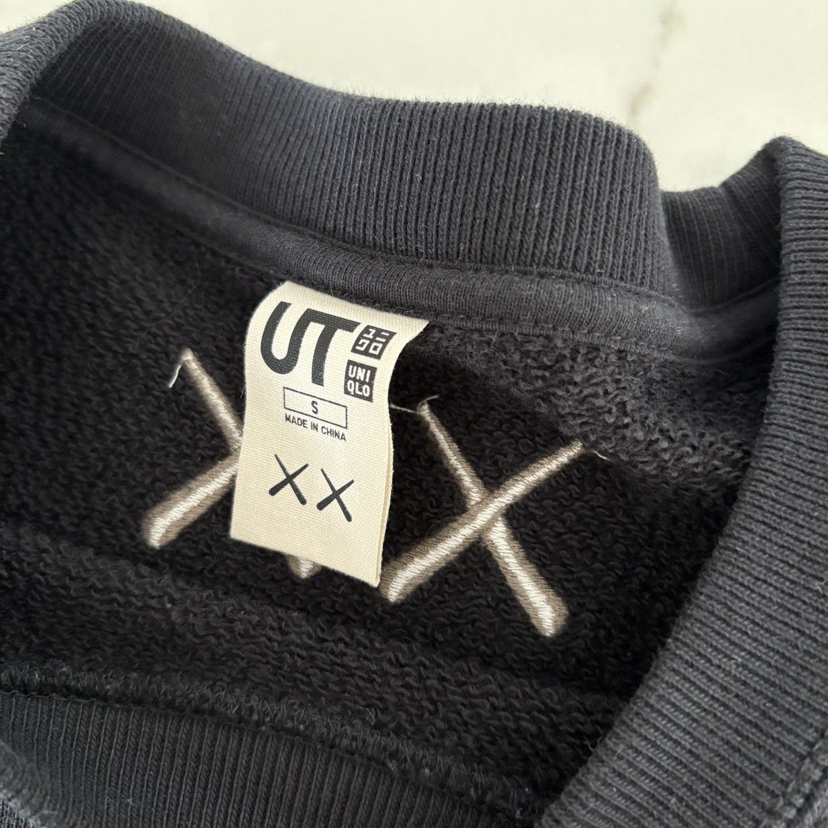 Kaws × Uniqlo Kaws Uniqlo Crewneck Sweatshirt Size US S / EU 44-46 / 1 - 4 Thumbnail