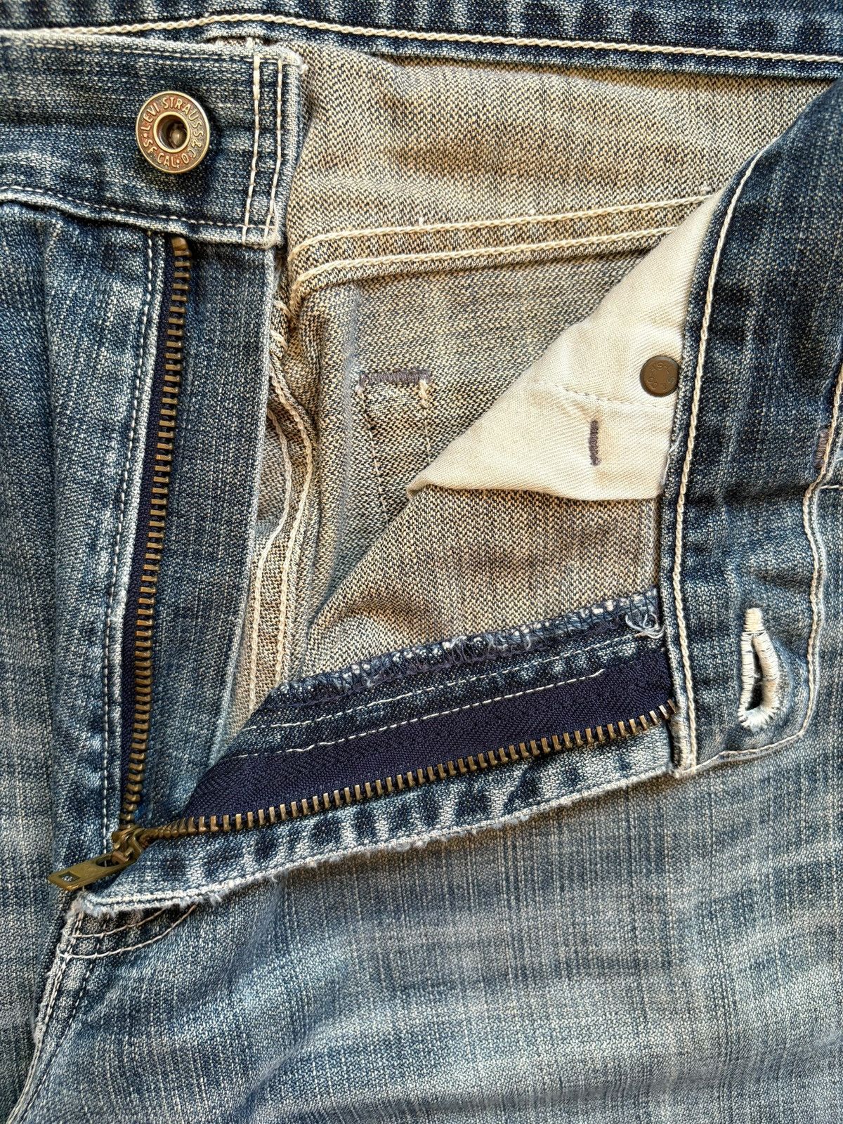 Levi's × Levi's Vintage Clothing Vintage 90s Levis 502 Mud Wash Distressed Loose Baggy Jeans Size US 34 / EU 50 - 9 Thumbnail
