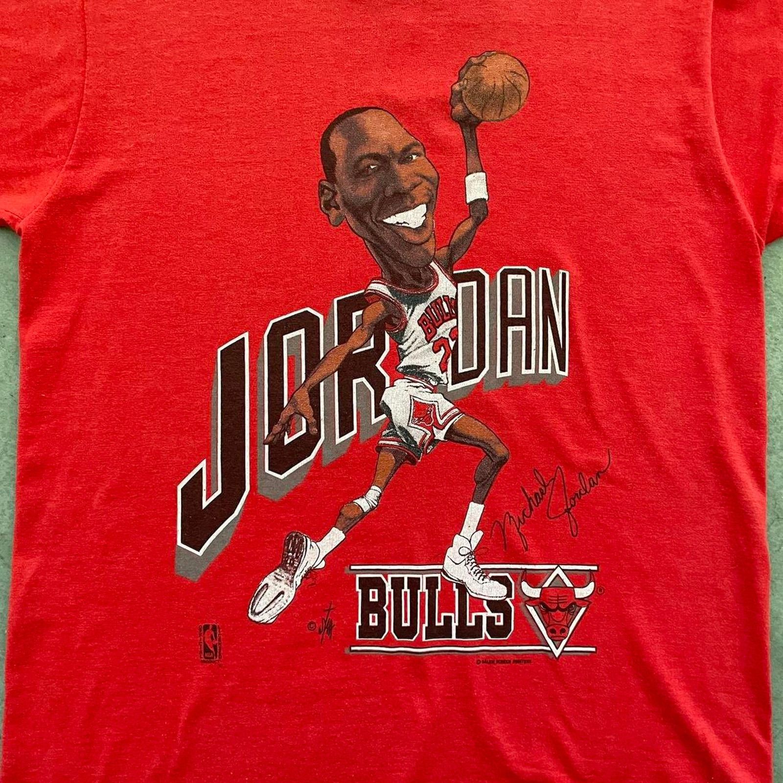 Vintage Vintage 90s Michael Jordan Bulls Red T-shirt Size US M / EU 48-50 / 2 - 2 Thumbnail