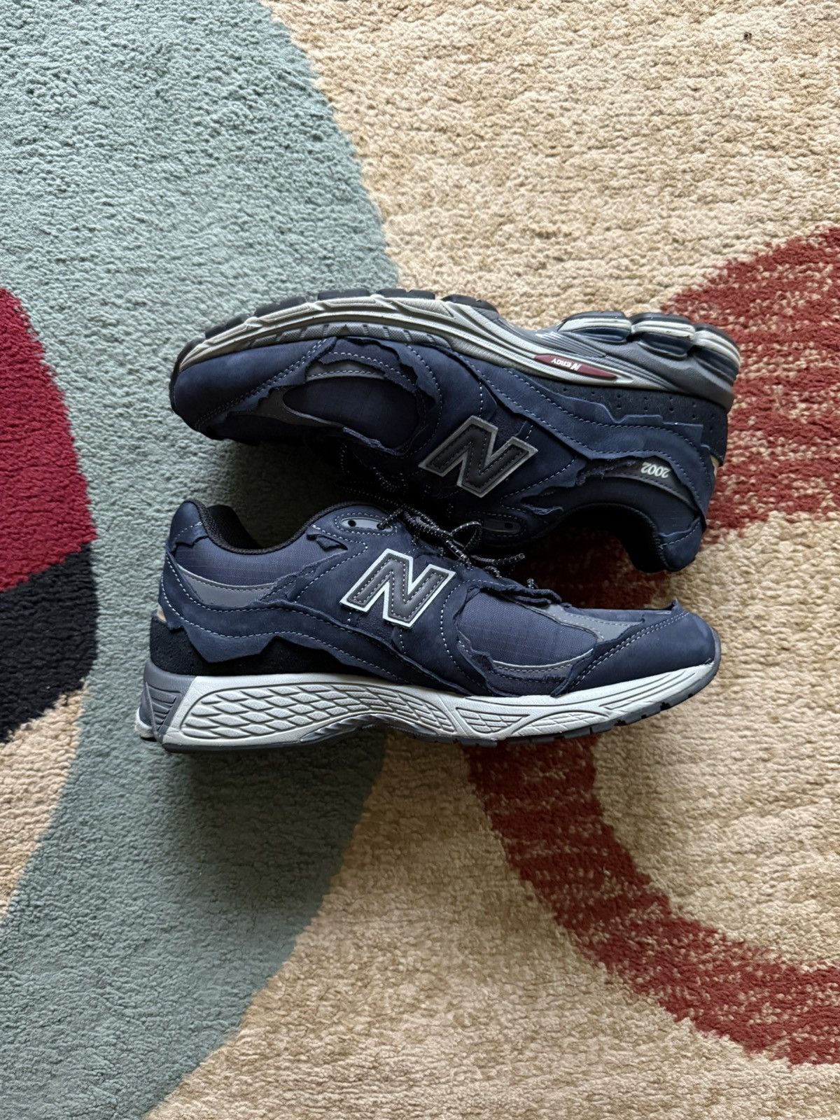 New Balance NAVY NEW BALANCE 2002R Size US 9 / EU 42 - 1 Thumbnail