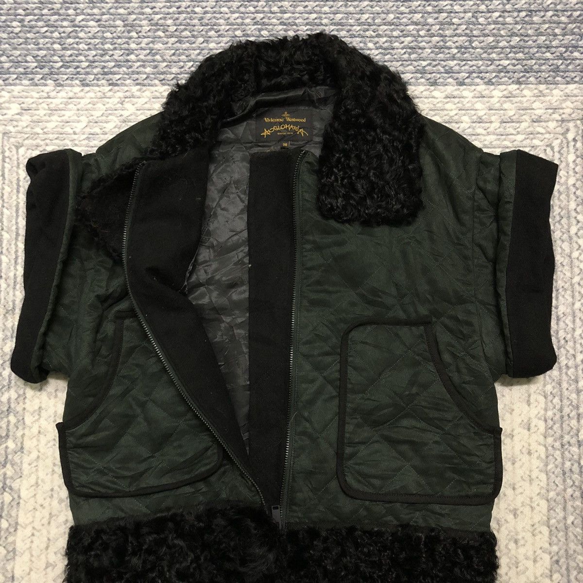 Japanese Brand Rare Vivienne Westwood Sleeveless Sherpa Trench Jacket Size US S / EU 44-46 / 1 - 4 Thumbnail