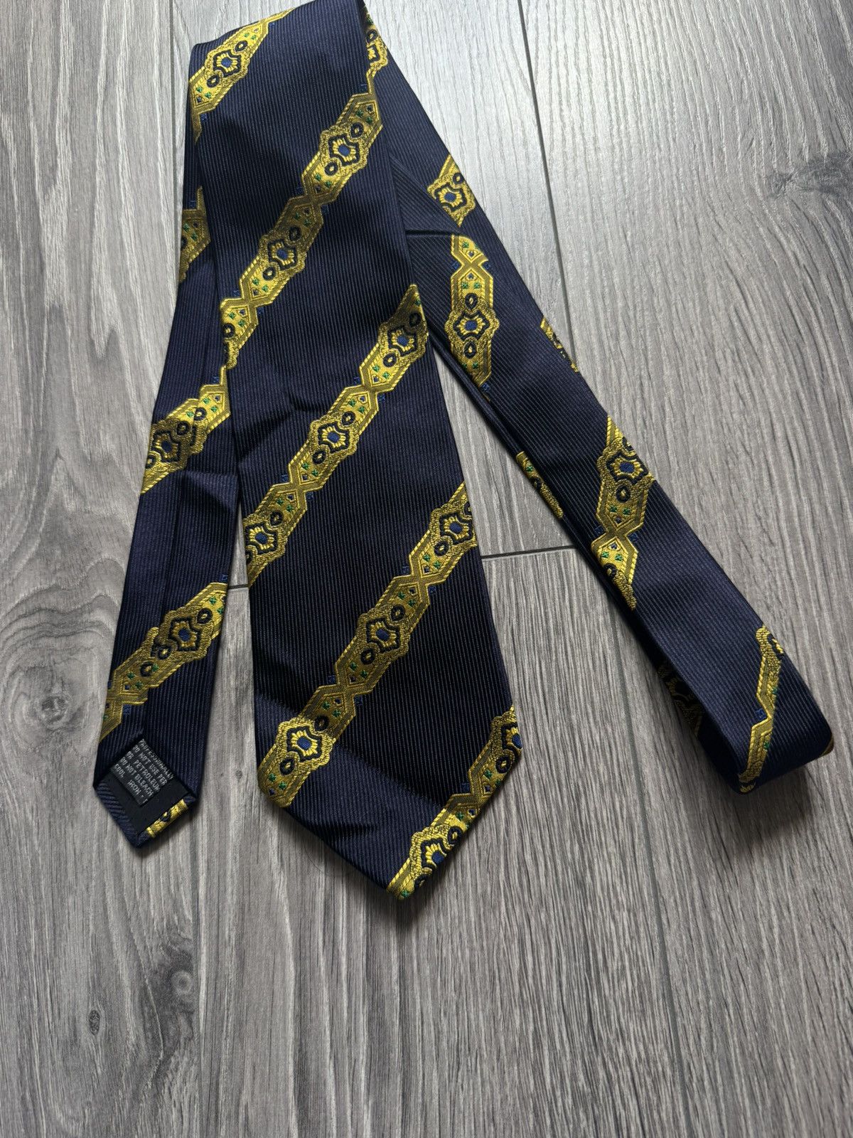 Versace Vintage Gianni Versace 100% silk necktie, baroque pattern Size ONE SIZE - 4 Thumbnail