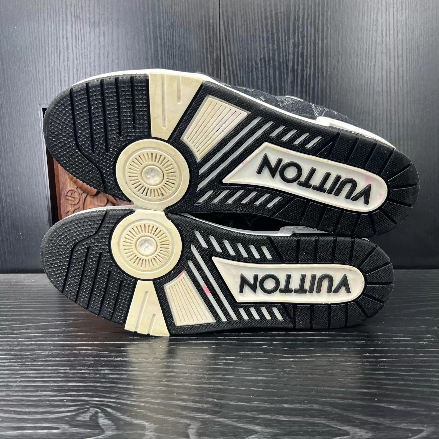 Louis Vuitton LV Trainer Black White Denim Sneaker UK9.5 US LN Size US 10.5 / EU 43-44 - 7 Thumbnail