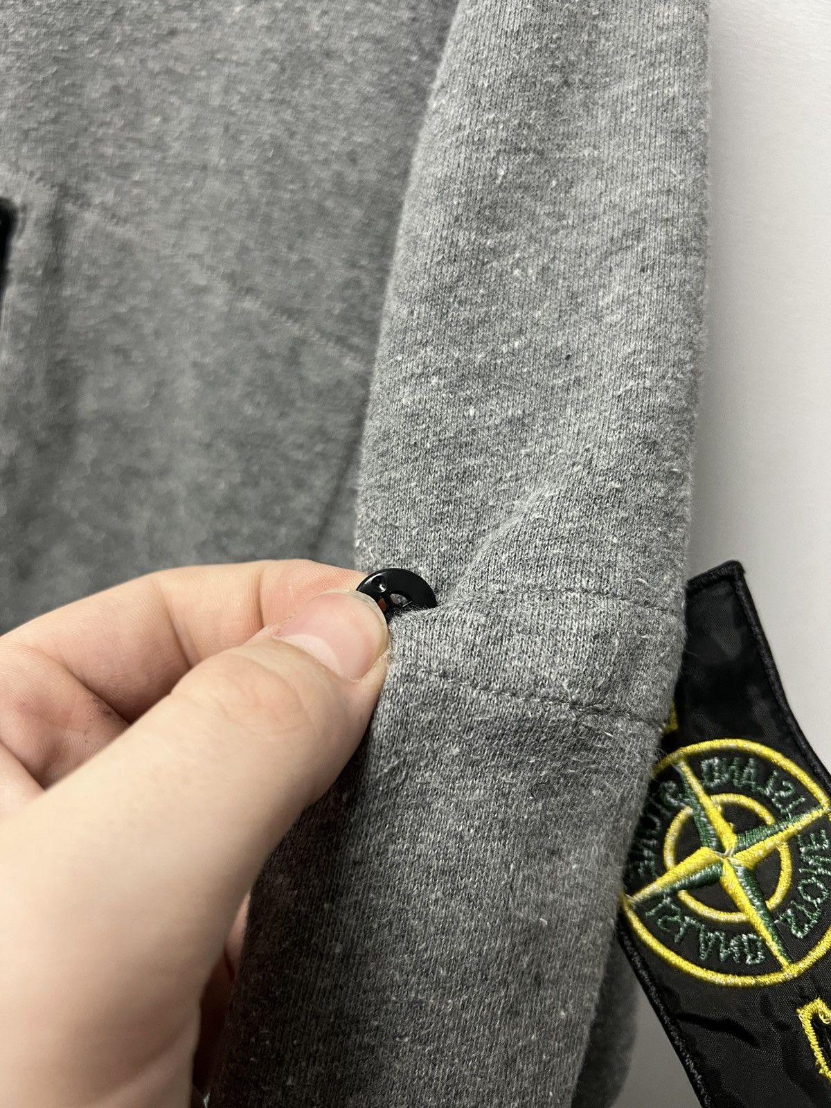 Stone Island Stone Island Sweater Sweatshirt Luxury Mens Size S Size US S / EU 44-46 / 1 - 11 Thumbnail