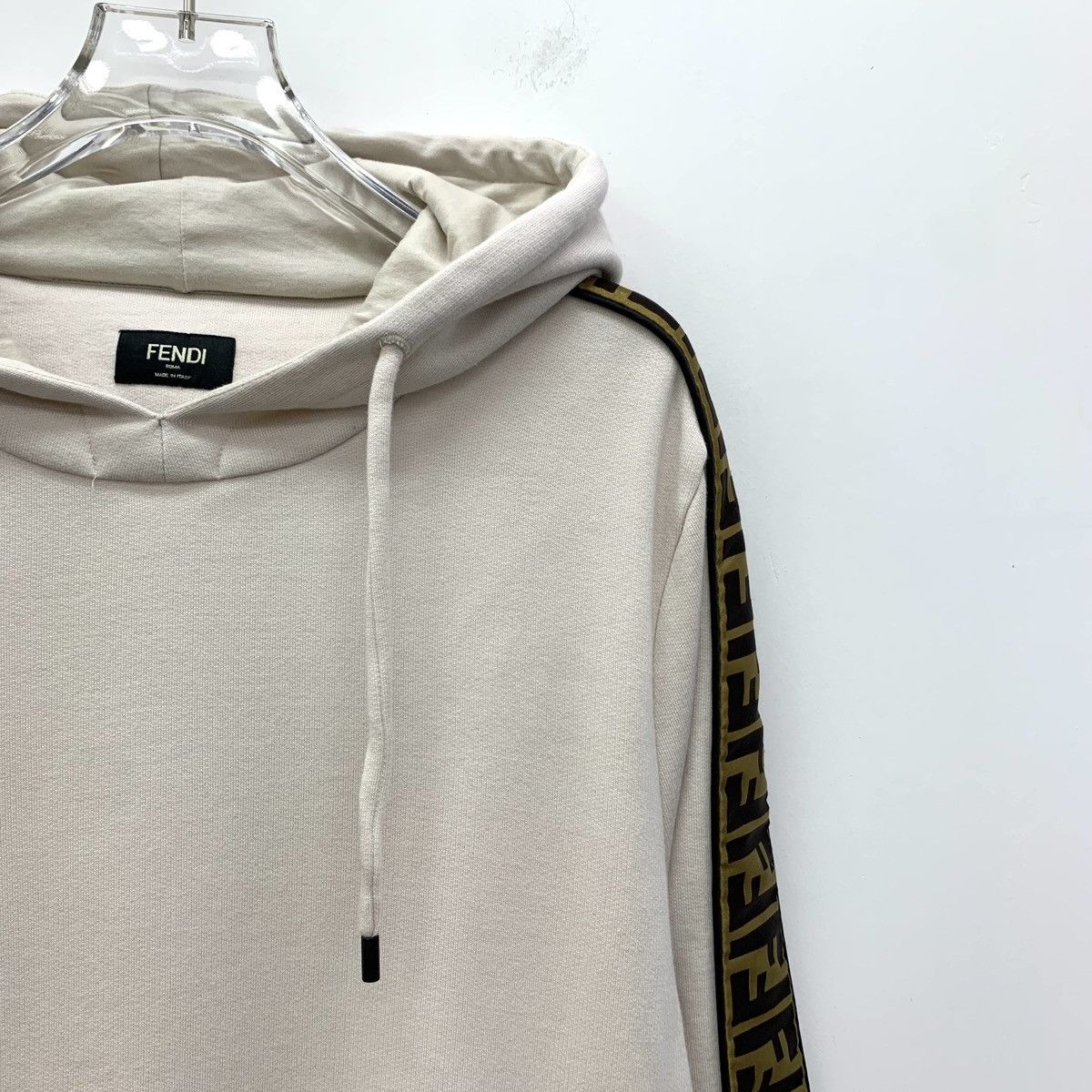Fendi Fendi Off-white Logo Letter Wool Hooded Sweatshirt K26WX Size L / US 10 / IT 46 - 3 Thumbnail