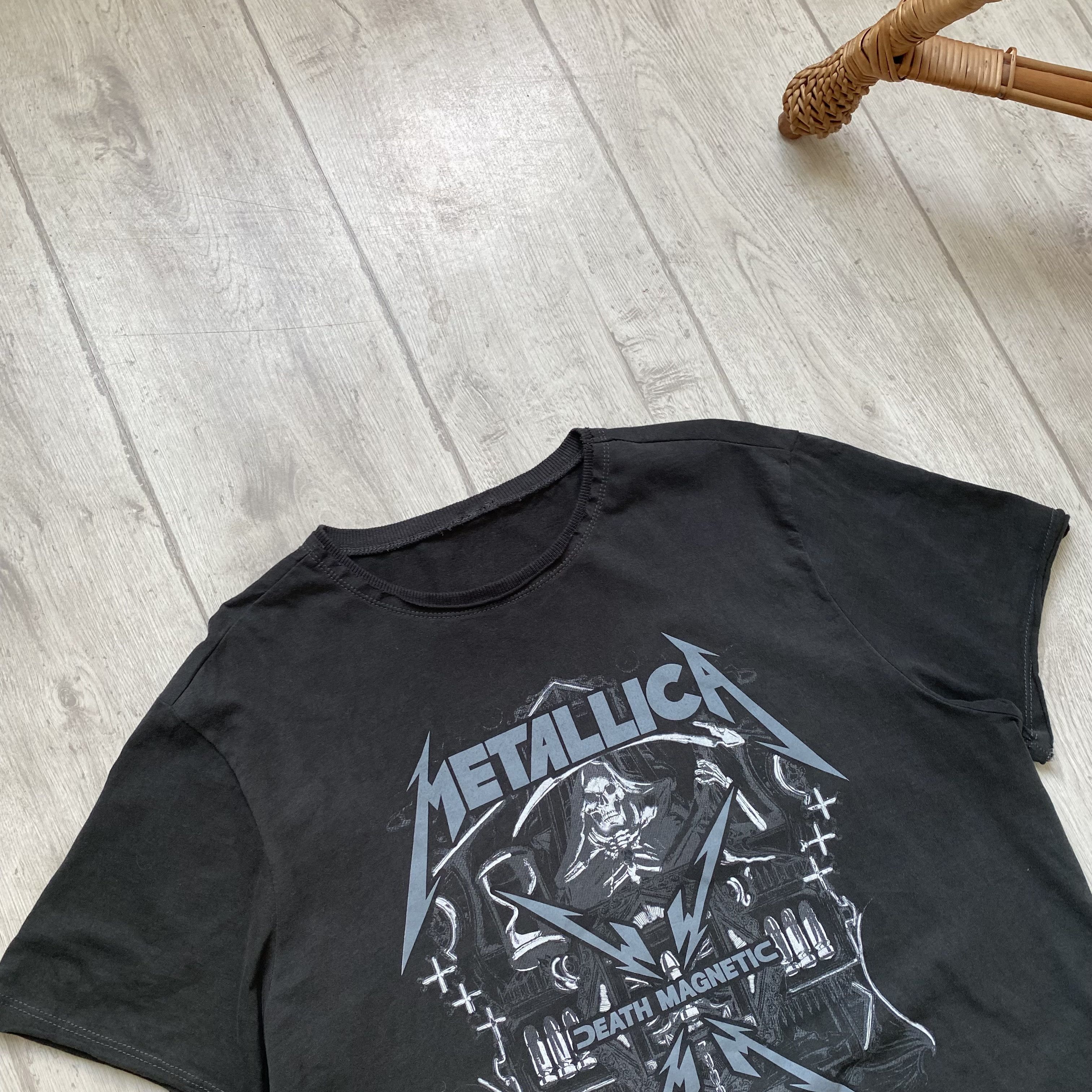 Band Tees ⚰️ Metallica Death Magnetic Logo Tee Rock band tshirt Size US M / EU 48-50 / 2 - 3 Thumbnail