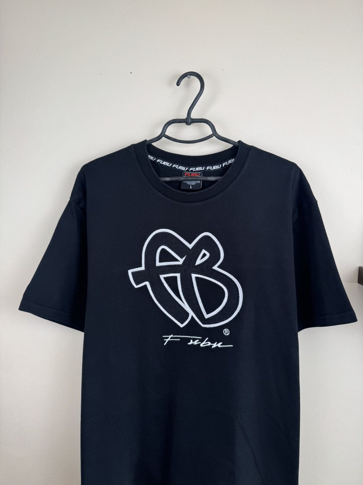 Fubu Vintage Fubu T-Shirt Big Logo Rap USA Hop Hop Y2K L Size US L / EU 52-54 / 3 - 13 Thumbnail
