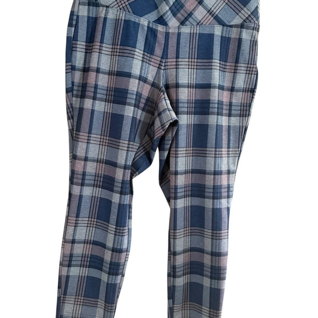 Torrid Torrid Navy and Charcoal Plaid Capris Size 25" / US 0 / IT 36 - 3 Thumbnail