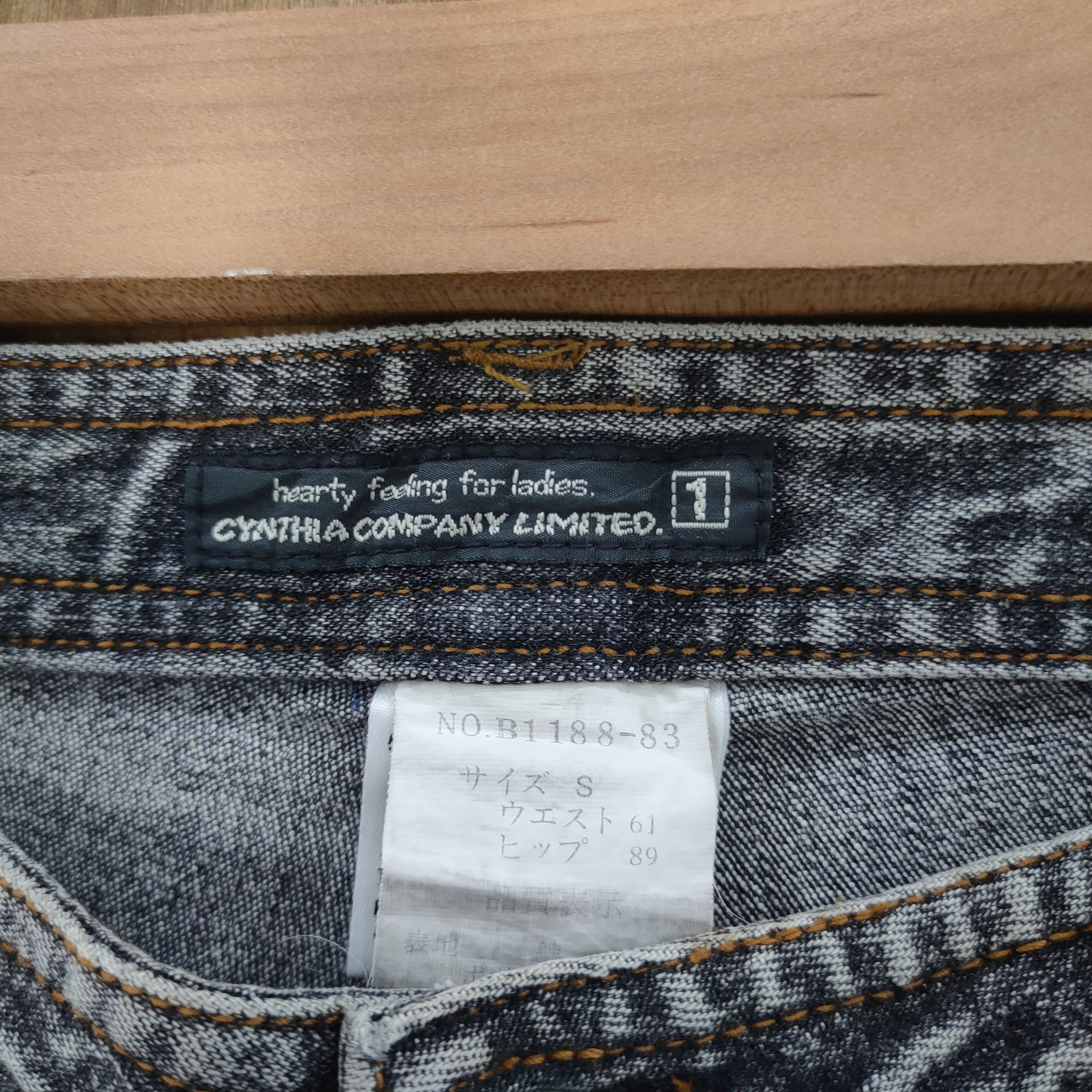 Japanese Brand CYNTHI MULTIZIPPER WOMAN FLARED JEANS PANTS Size US 27 - 8 Thumbnail
