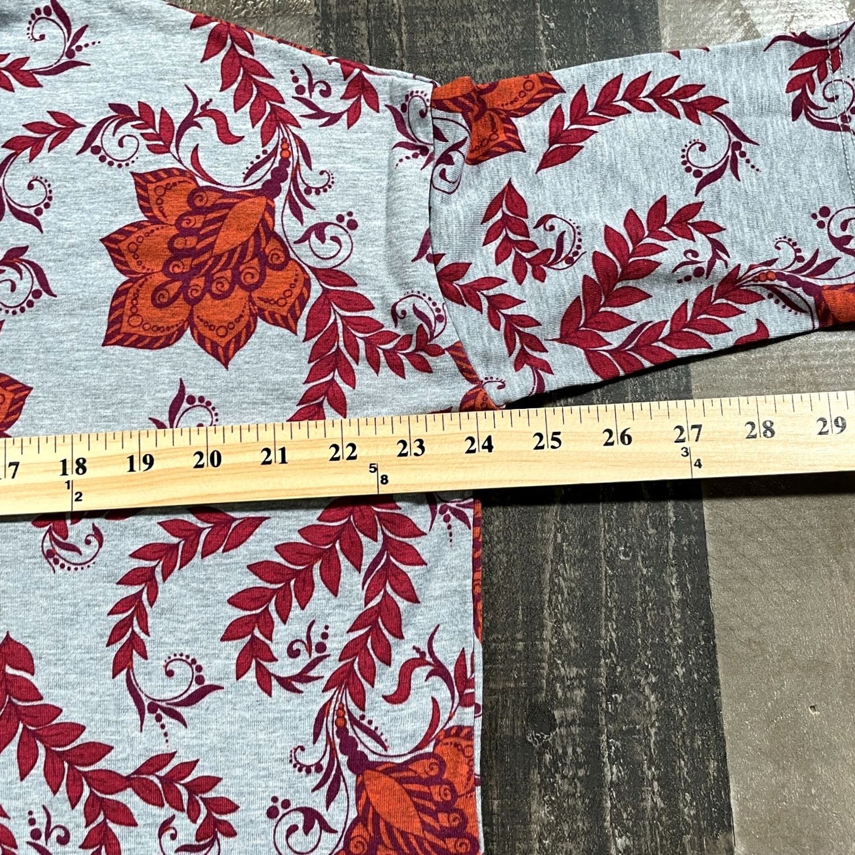 Vintage LulaRoe T Shirt Womens XS Red Floral Round Neck Dolman Tee Size XS / US 0-2 / IT 36-38 - 5 Thumbnail
