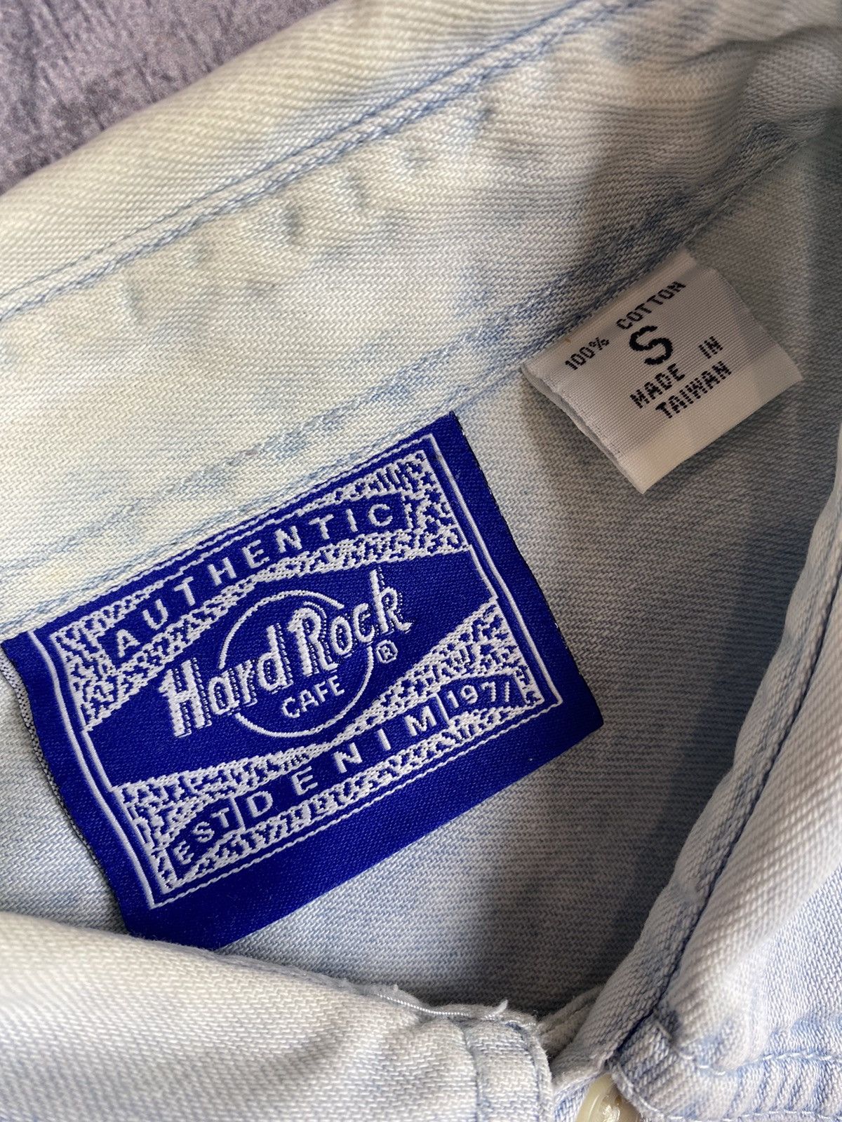 Hard Rock Cafe Vintage Hard Rock Cafe New York Denim Button Up Shirt Size US S / EU 44-46 / 1 - 9 Thumbnail