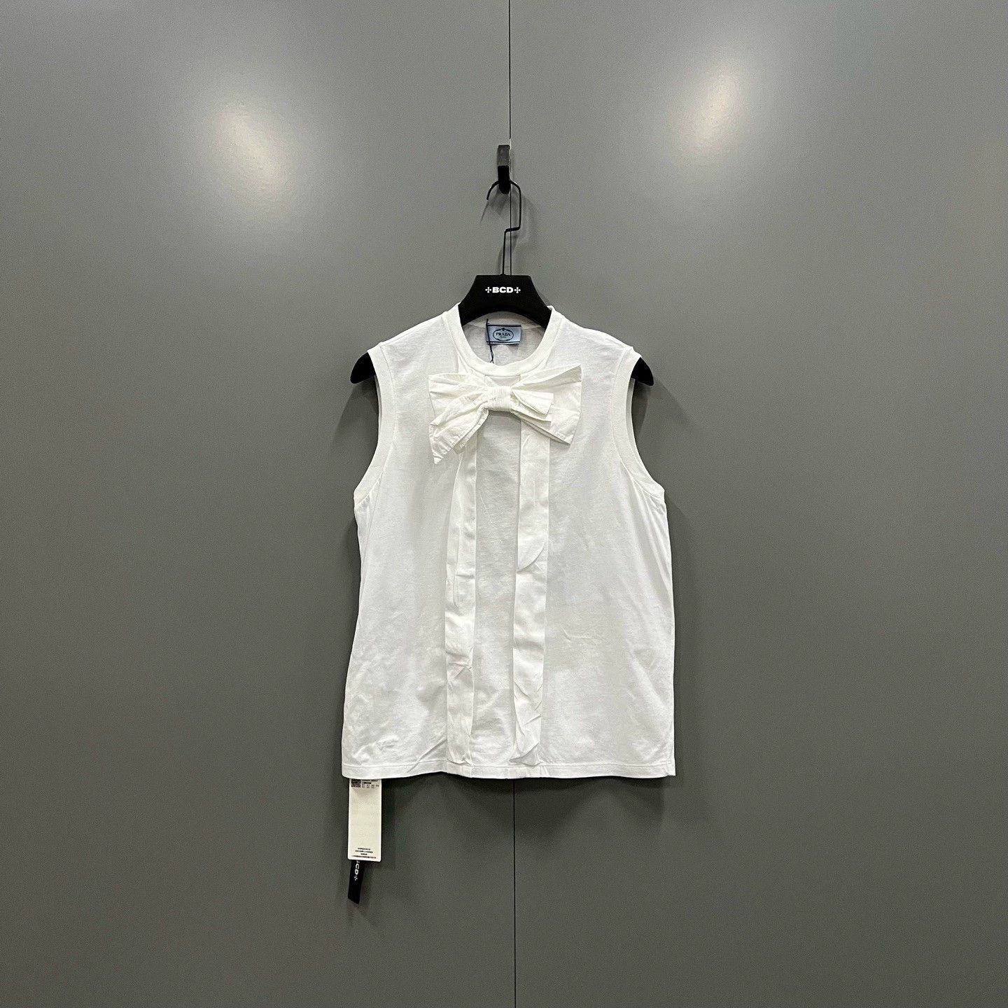 Prada Prada White Bow Collar Sleeveless Top - dmc Size US XS / EU 42 / 0 - 1 Thumbnail